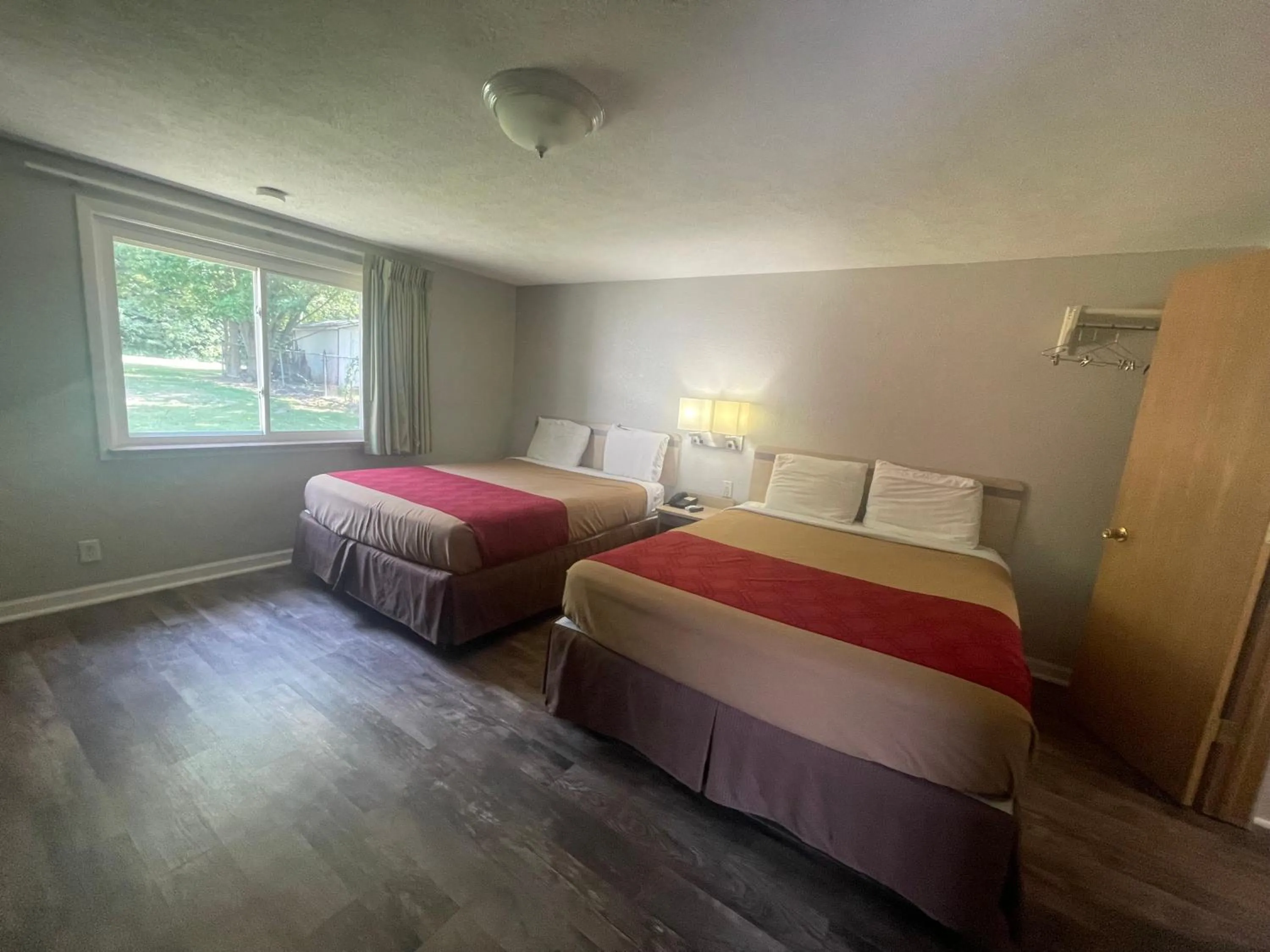 Bed in Greencastle Inn