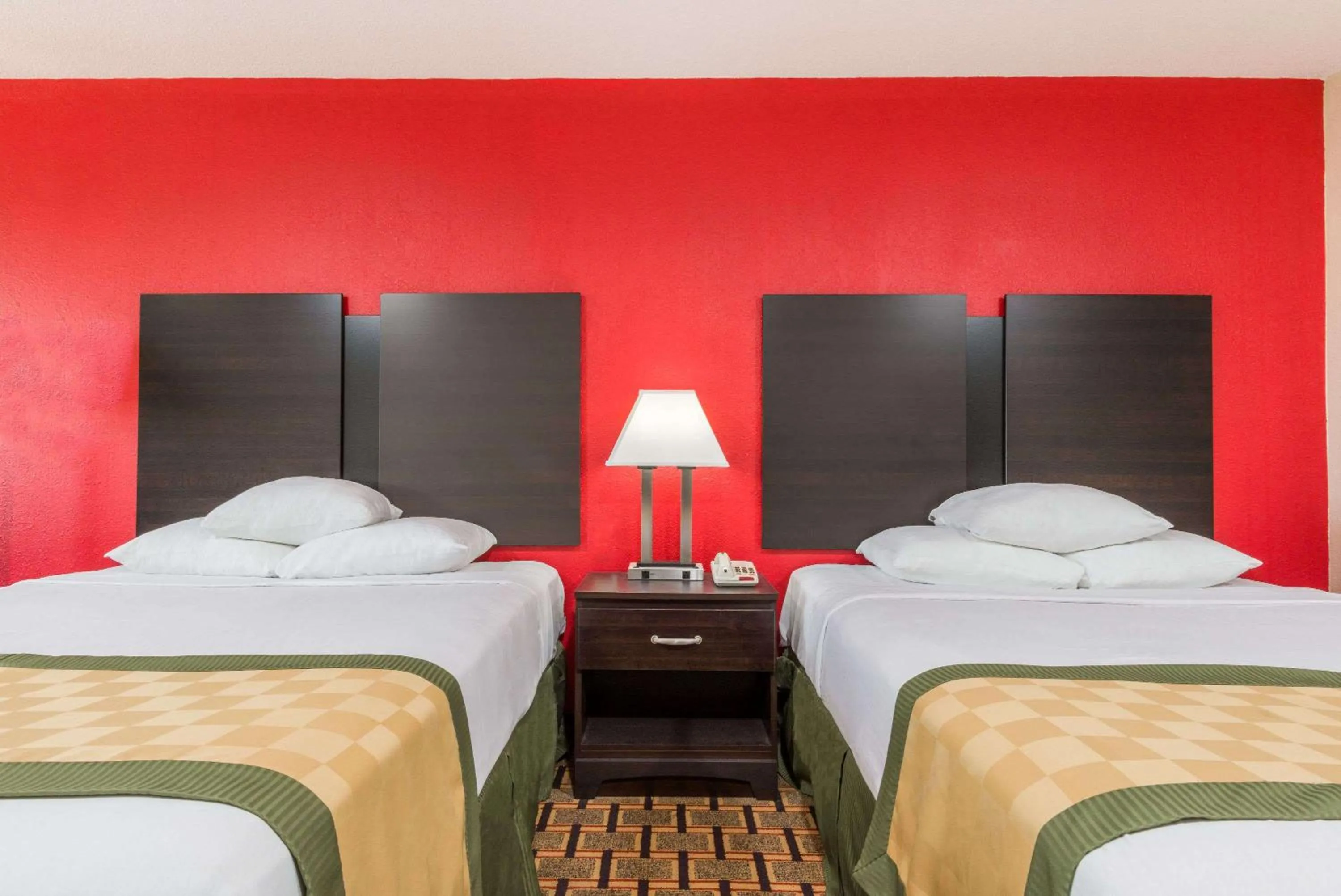 Bedroom, Bed in Days Inn by Wyndham Muncie -Ball State University