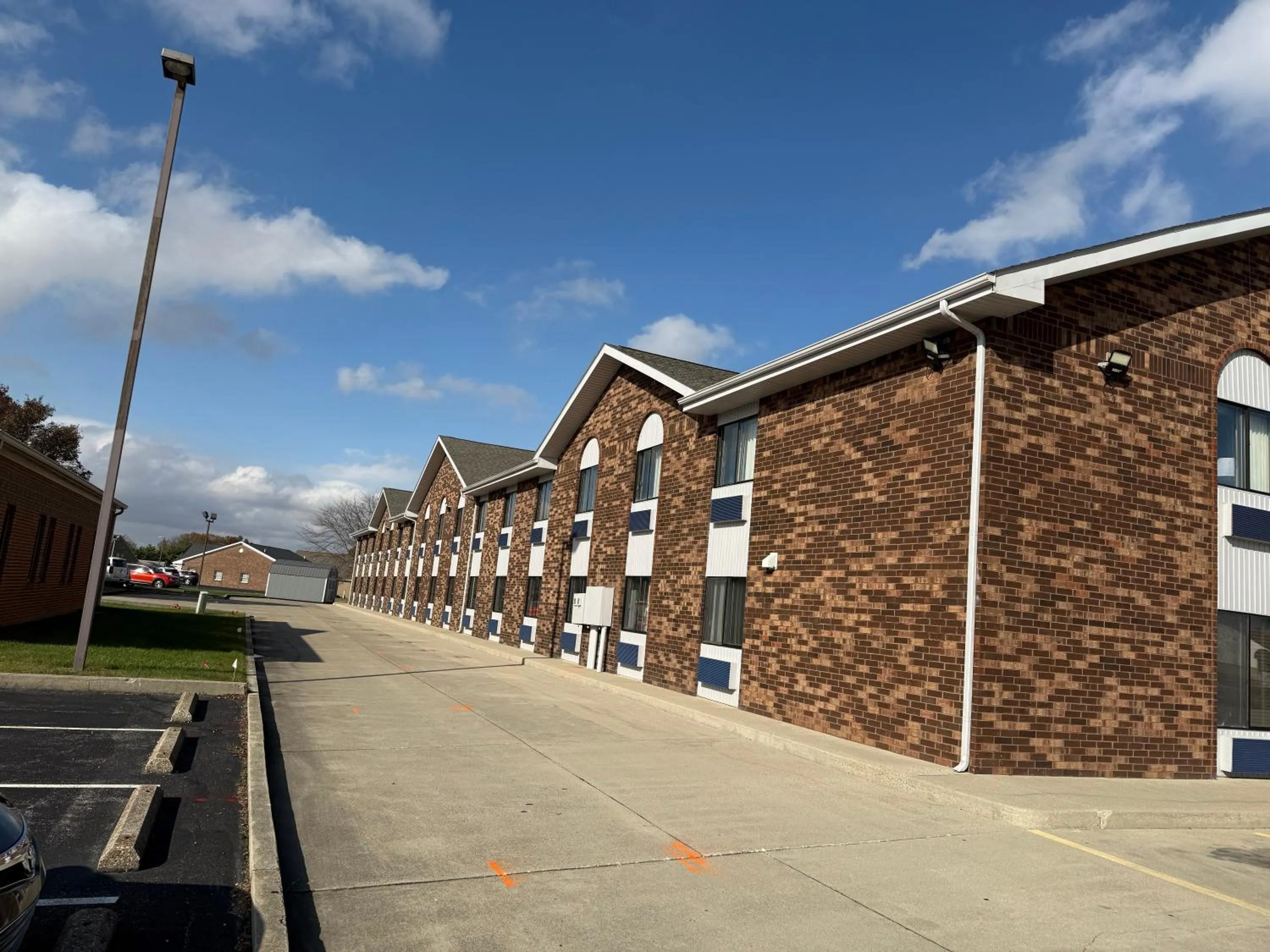 Property building in Days Inn by Wyndham Muncie -Ball State University