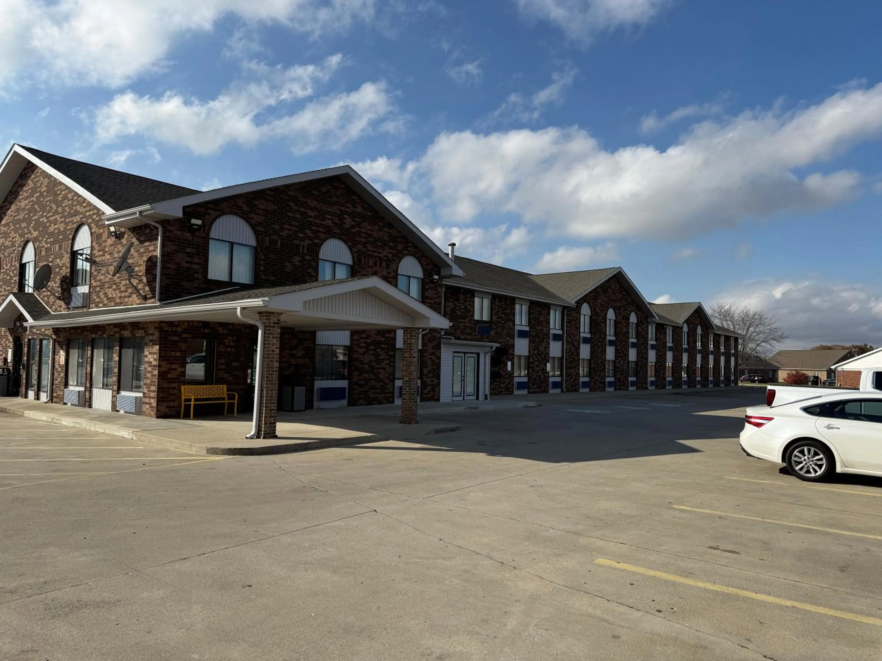 Property building in Days Inn by Wyndham Muncie -Ball State University