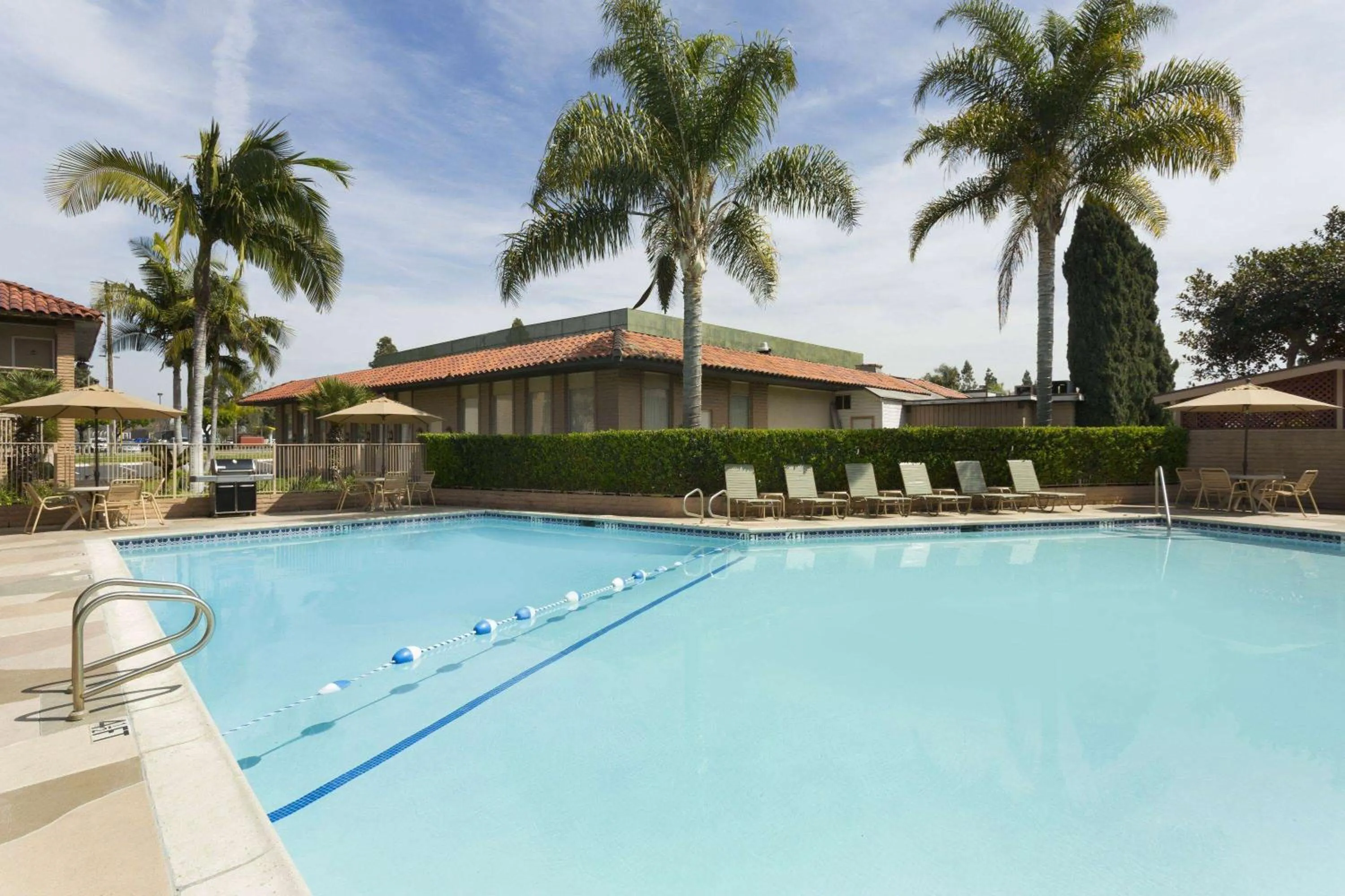 Pool view in Travelodge by Wyndham Orange County Airport/ Costa Mesa