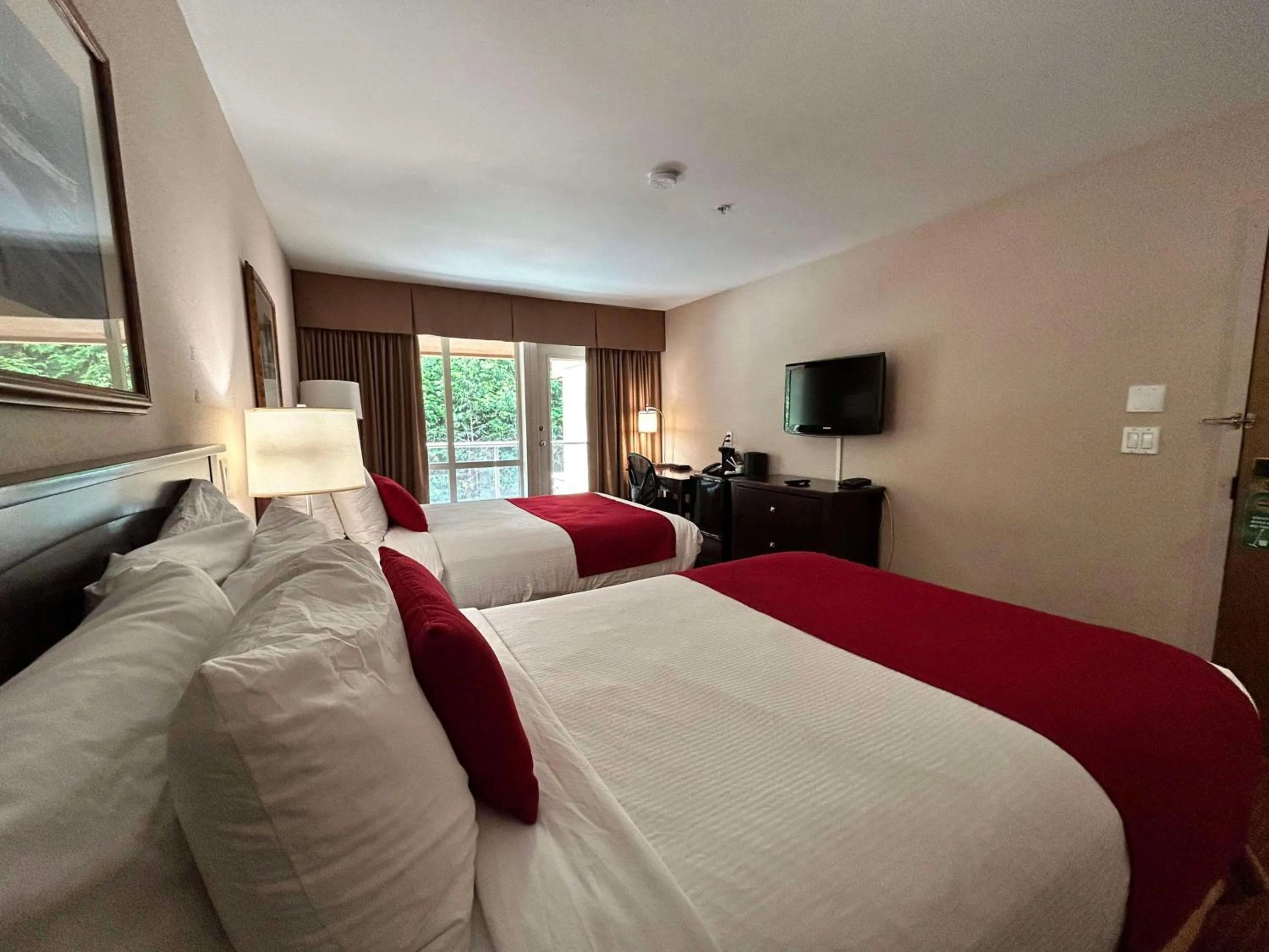 Bedroom, Bed in SureStay by Best Western Richmond Vancouver Airport