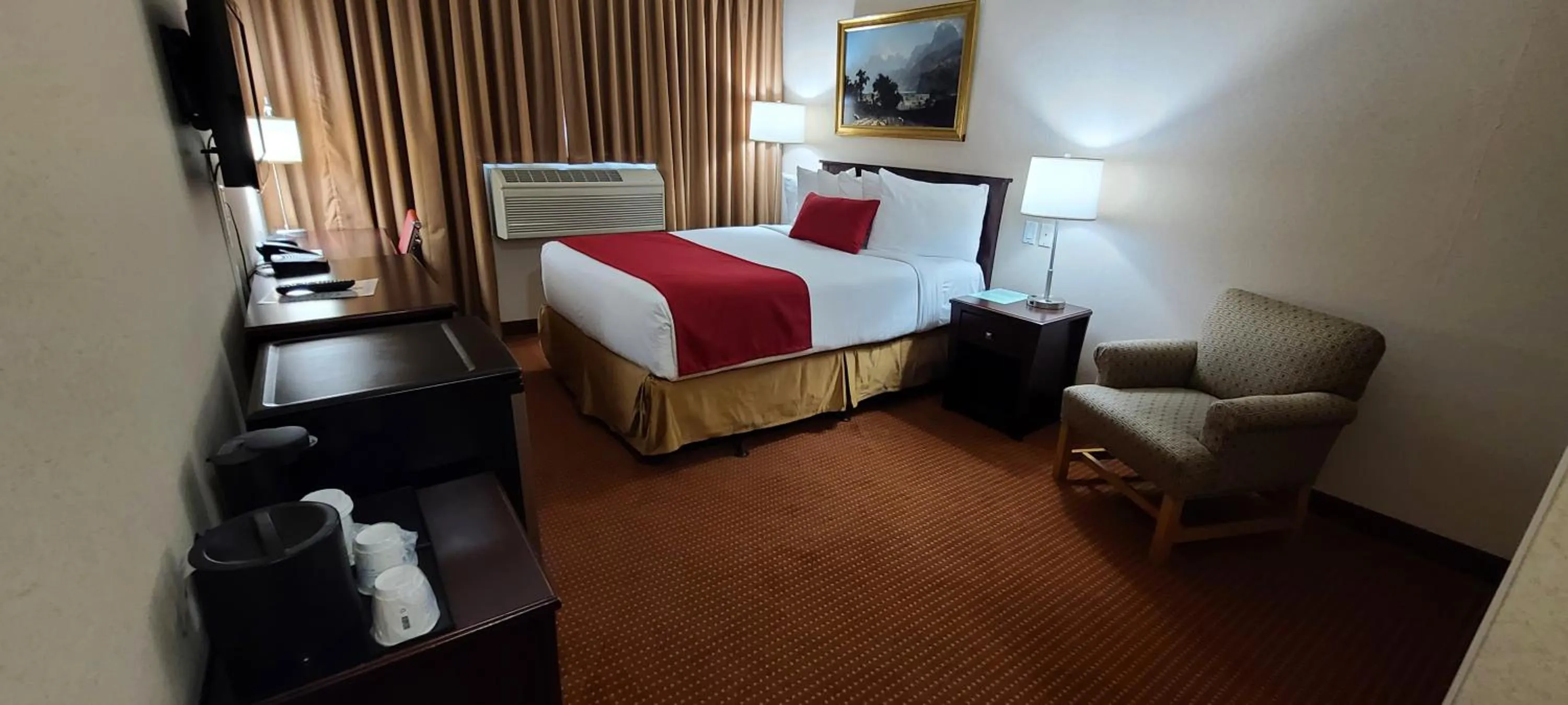 Photo of the whole room, Bed in SureStay by Best Western Richmond Vancouver Airport