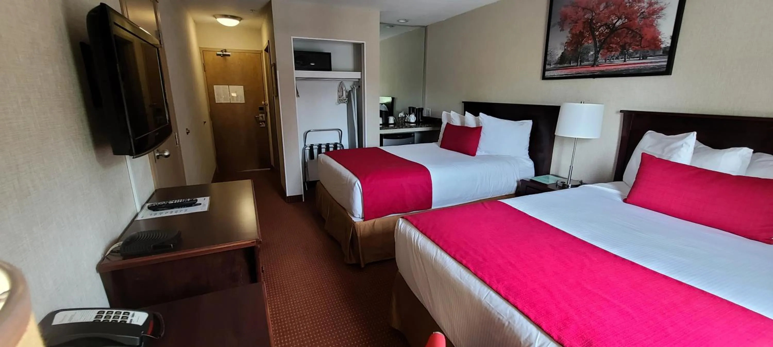 Bedroom, Bed in SureStay by Best Western Richmond Vancouver Airport