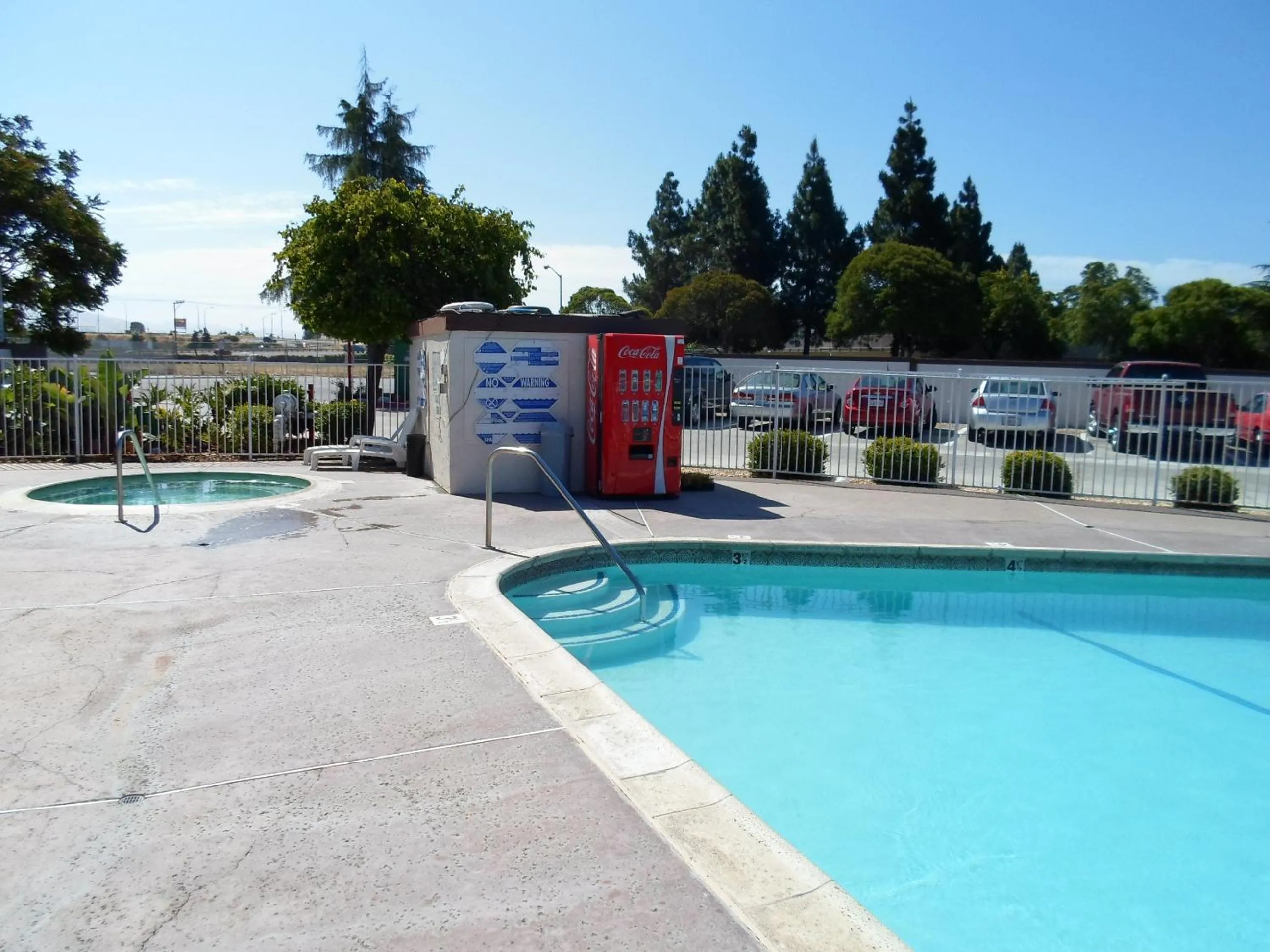 Area and facilities in EZ 8 Motel Newark