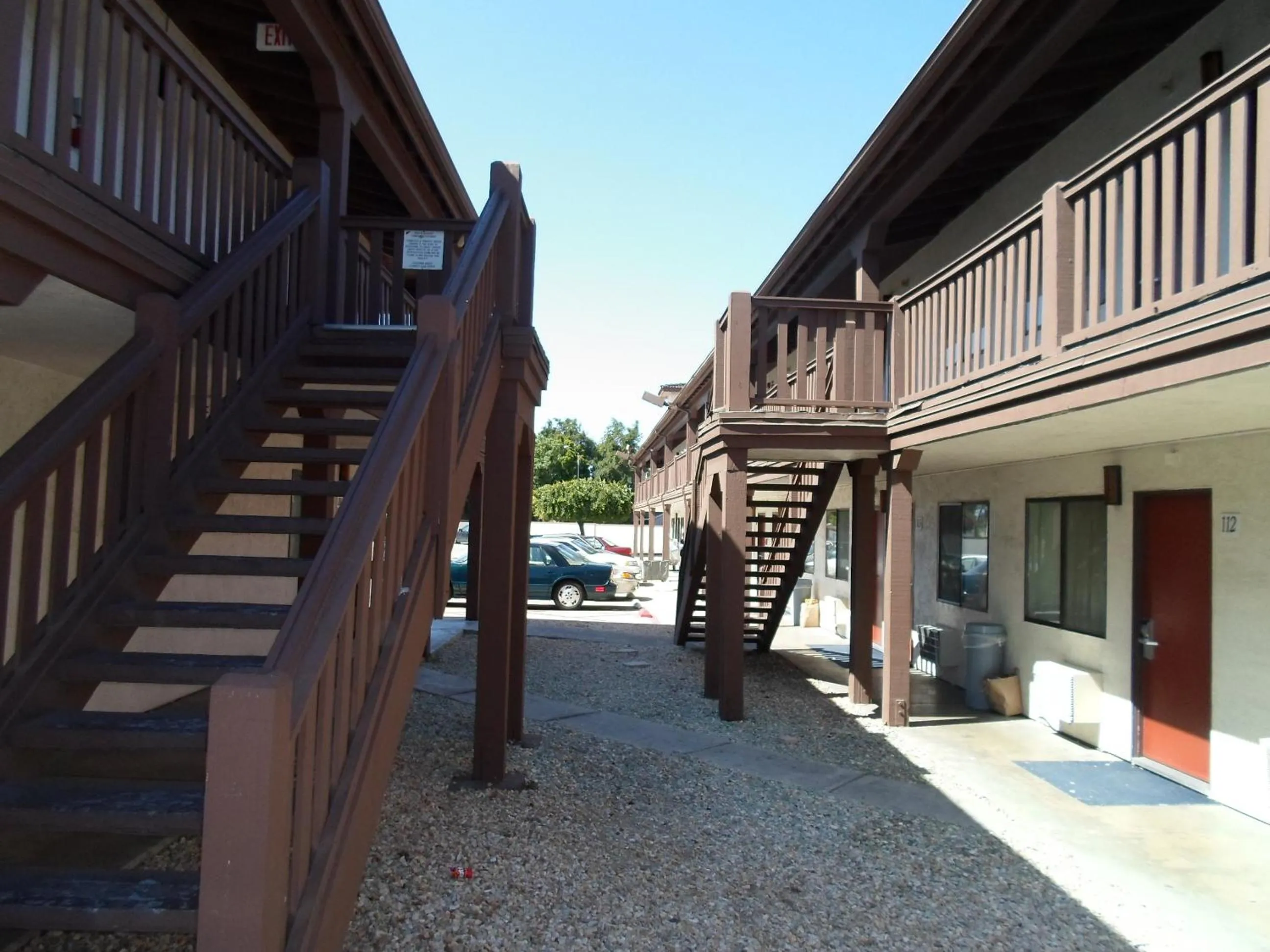 Decorative detail in EZ 8 Motel Newark