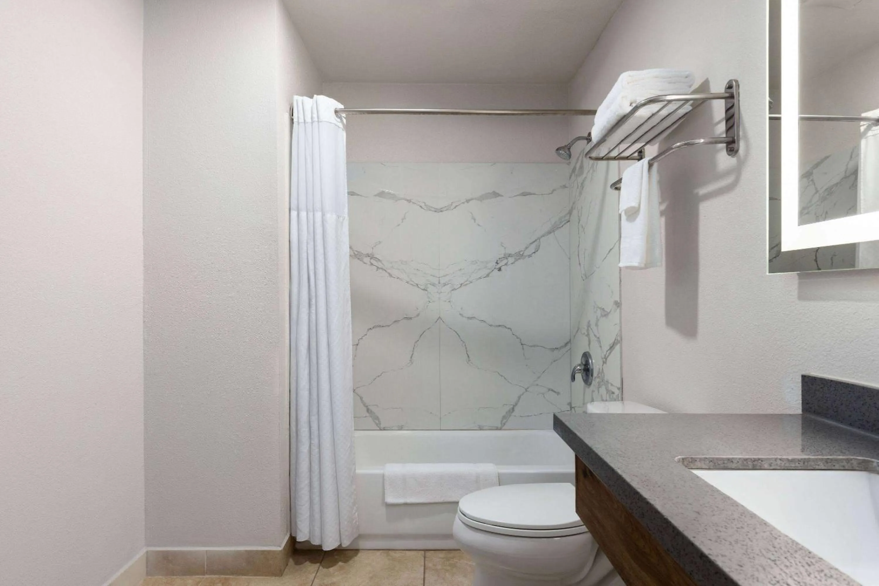 Bathroom in Days-Inn by Wyndham Bakersfield