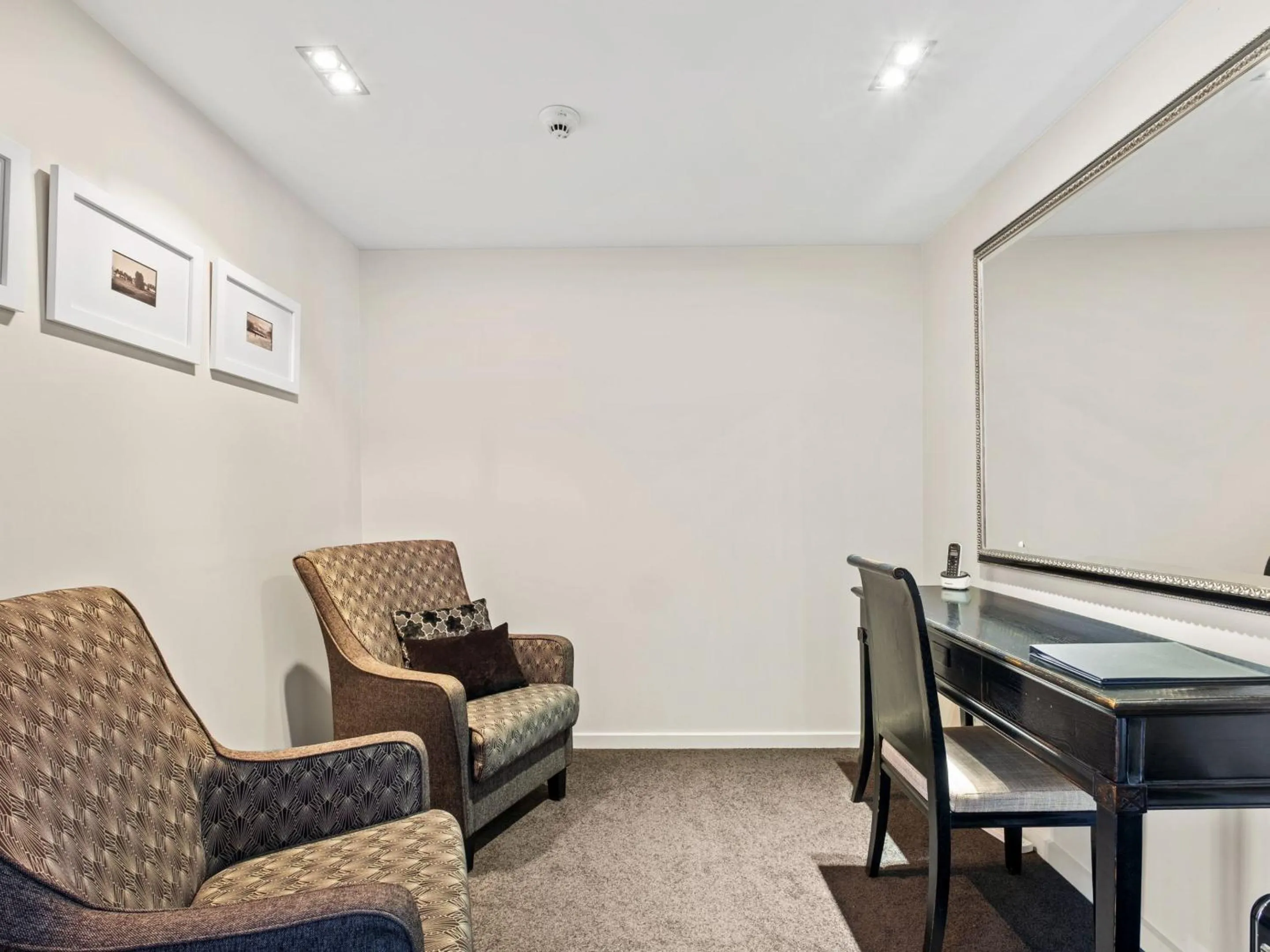 Seating area in Clear Ridge Apartments