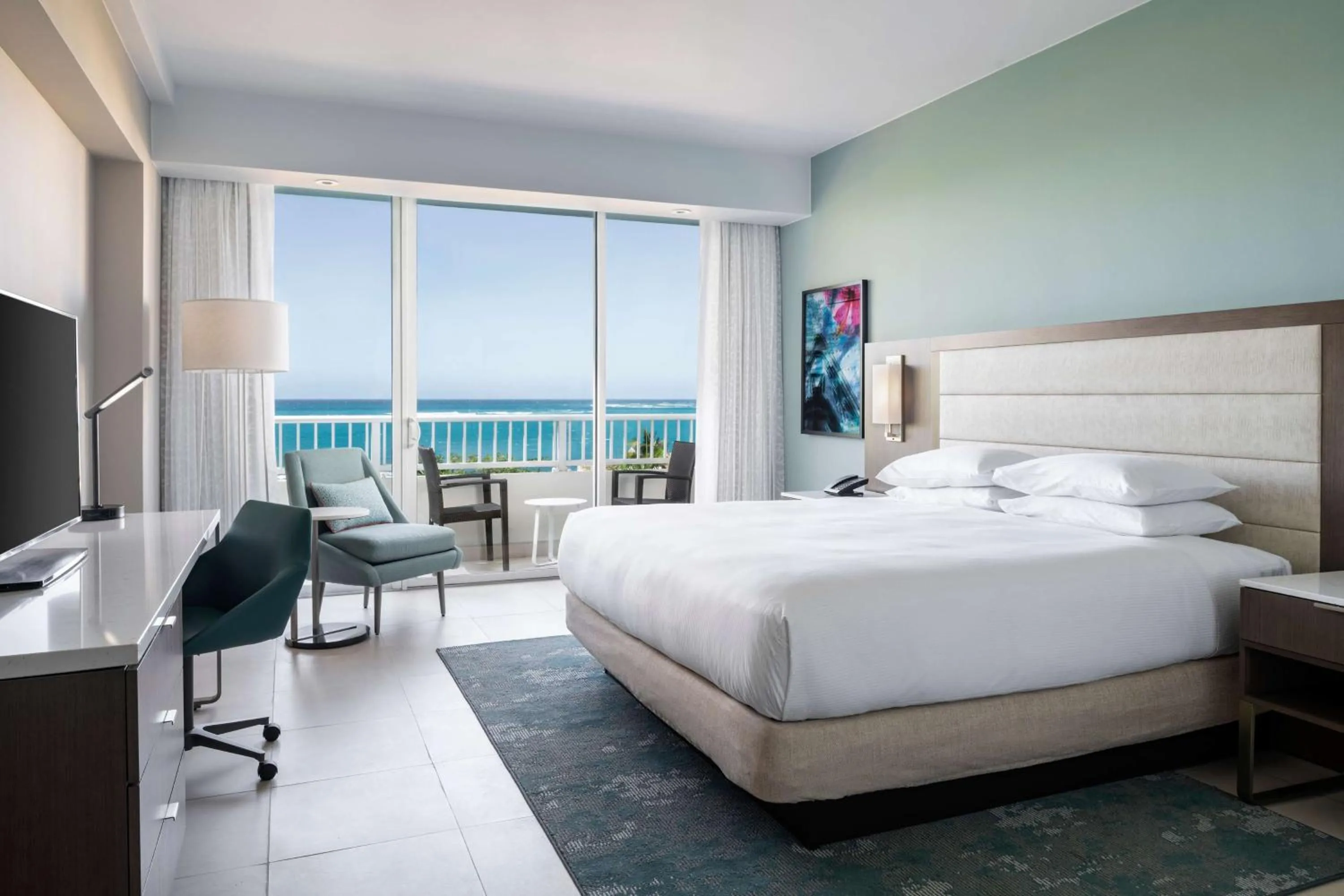 Bedroom, Bed in Caribe Hilton