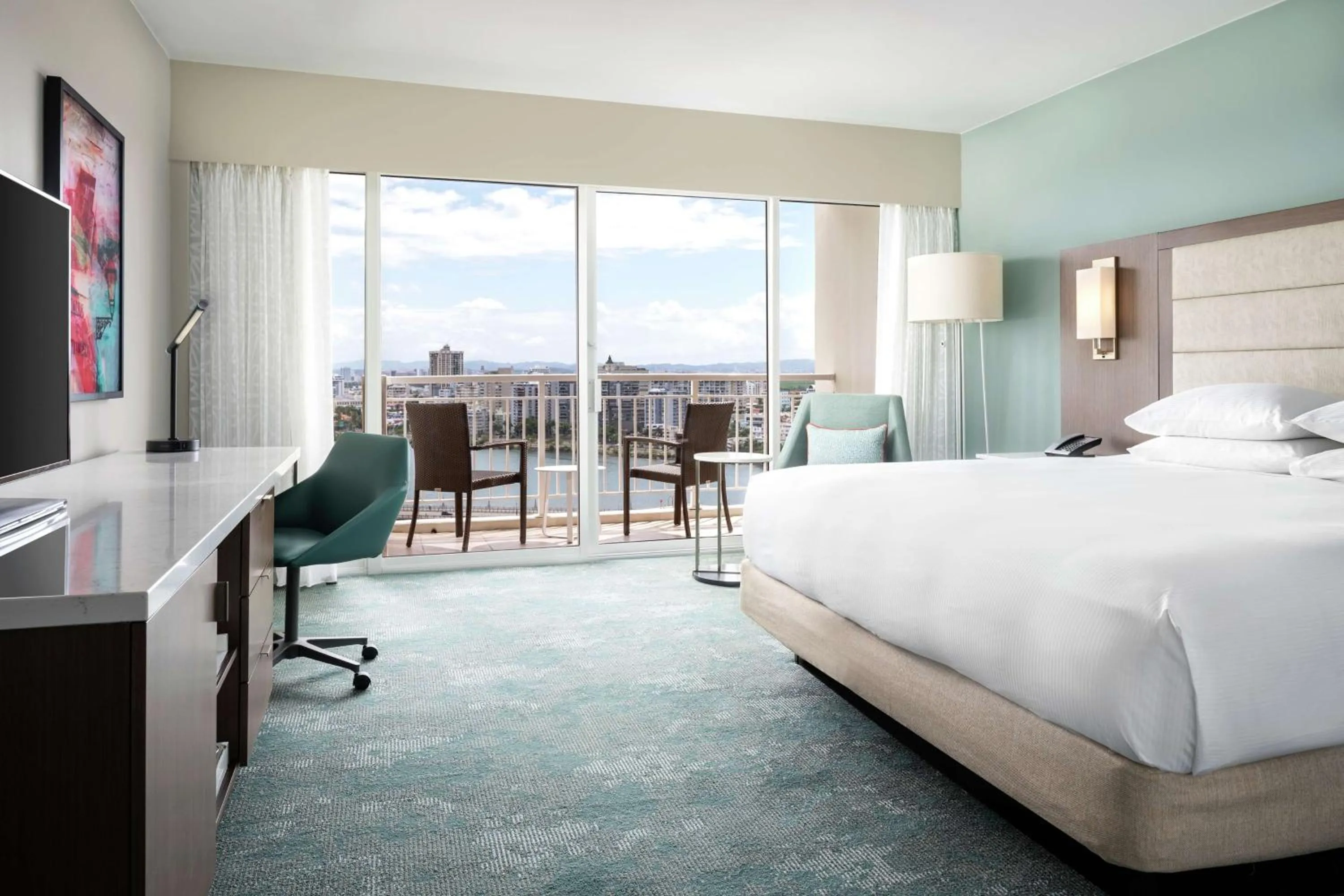 Bedroom, Bed in Caribe Hilton