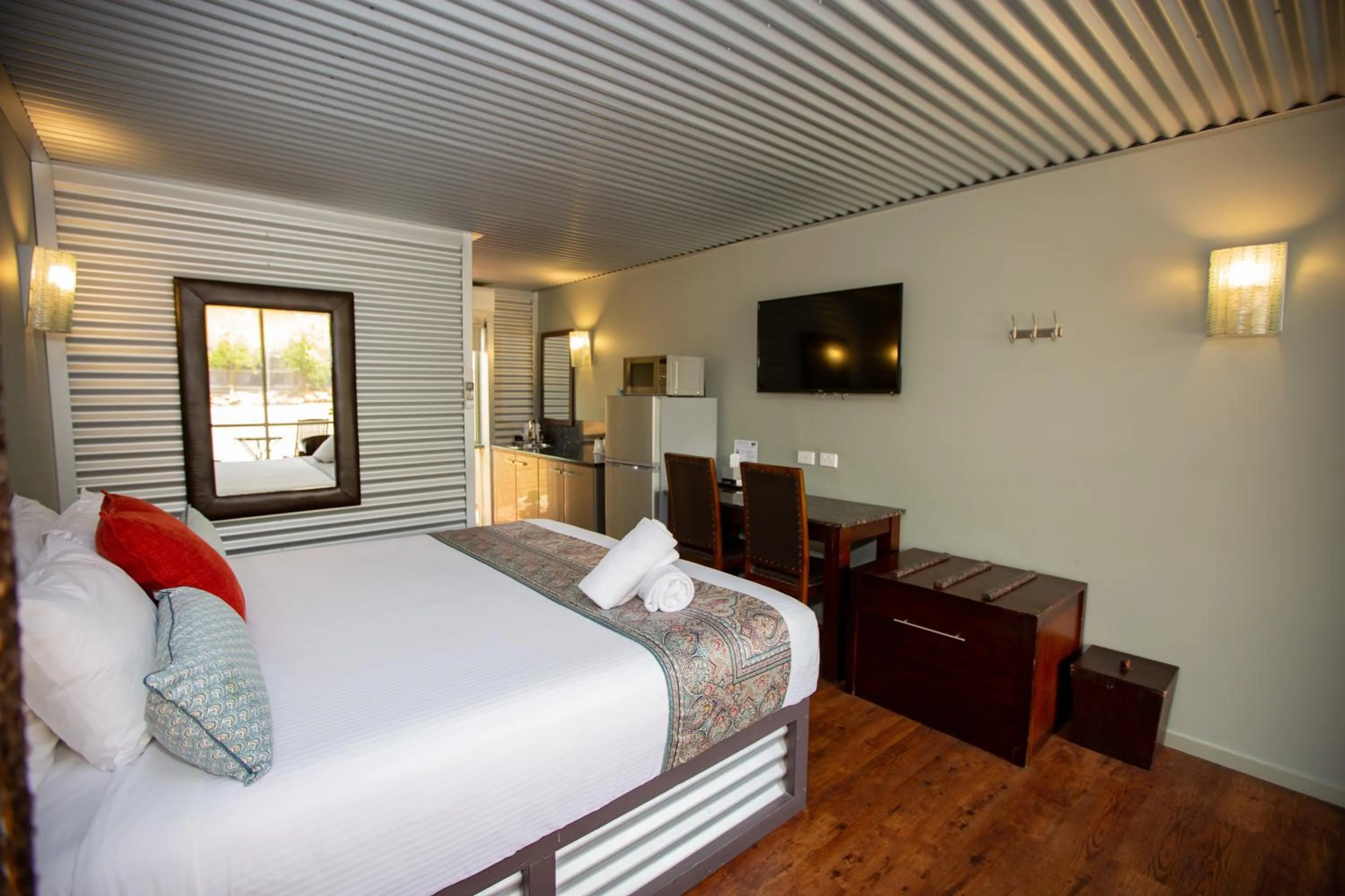 Photo of the whole room, Bed in The Olive Tree Motel