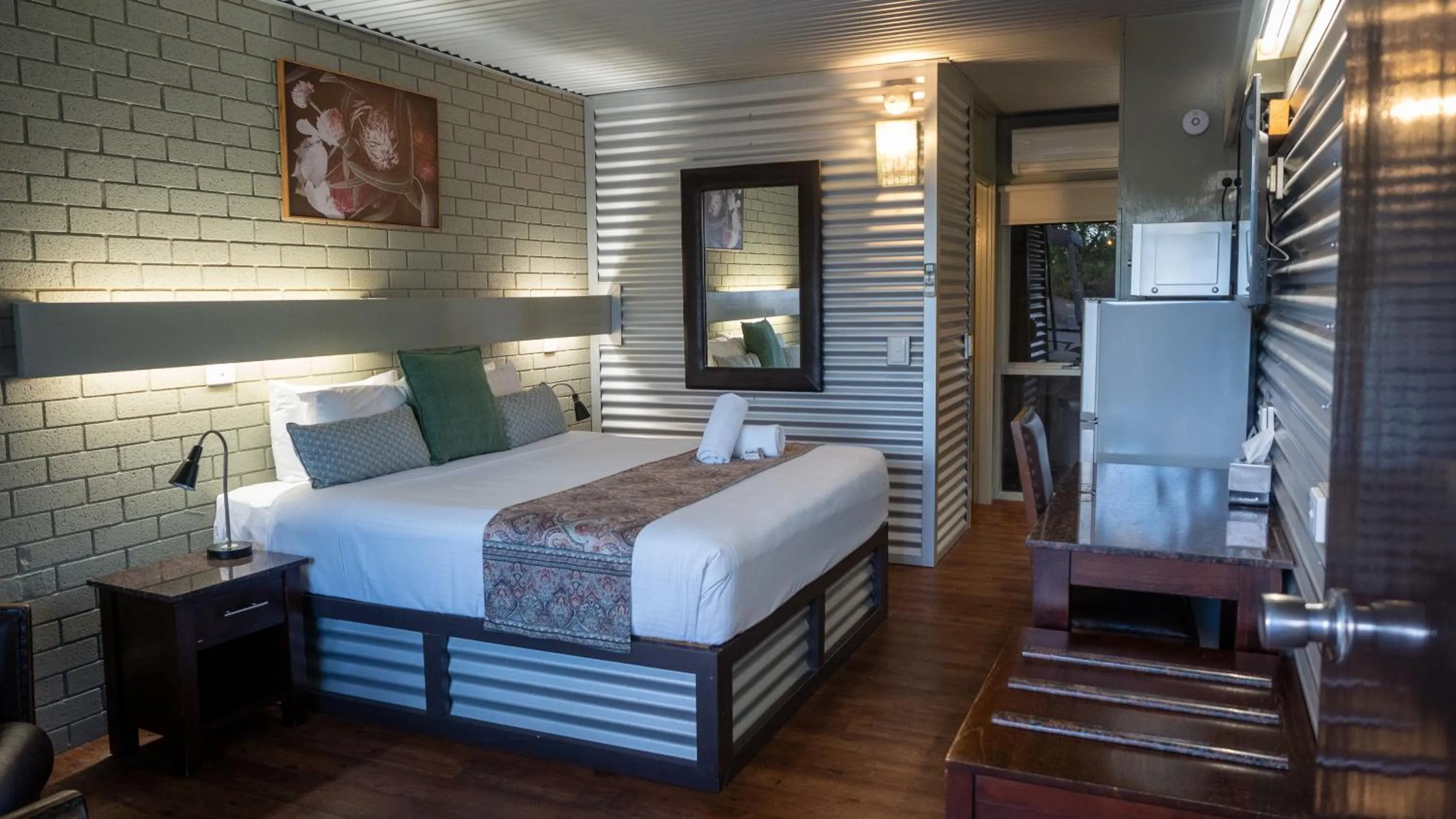 Photo of the whole room, Bed in The Olive Tree Motel