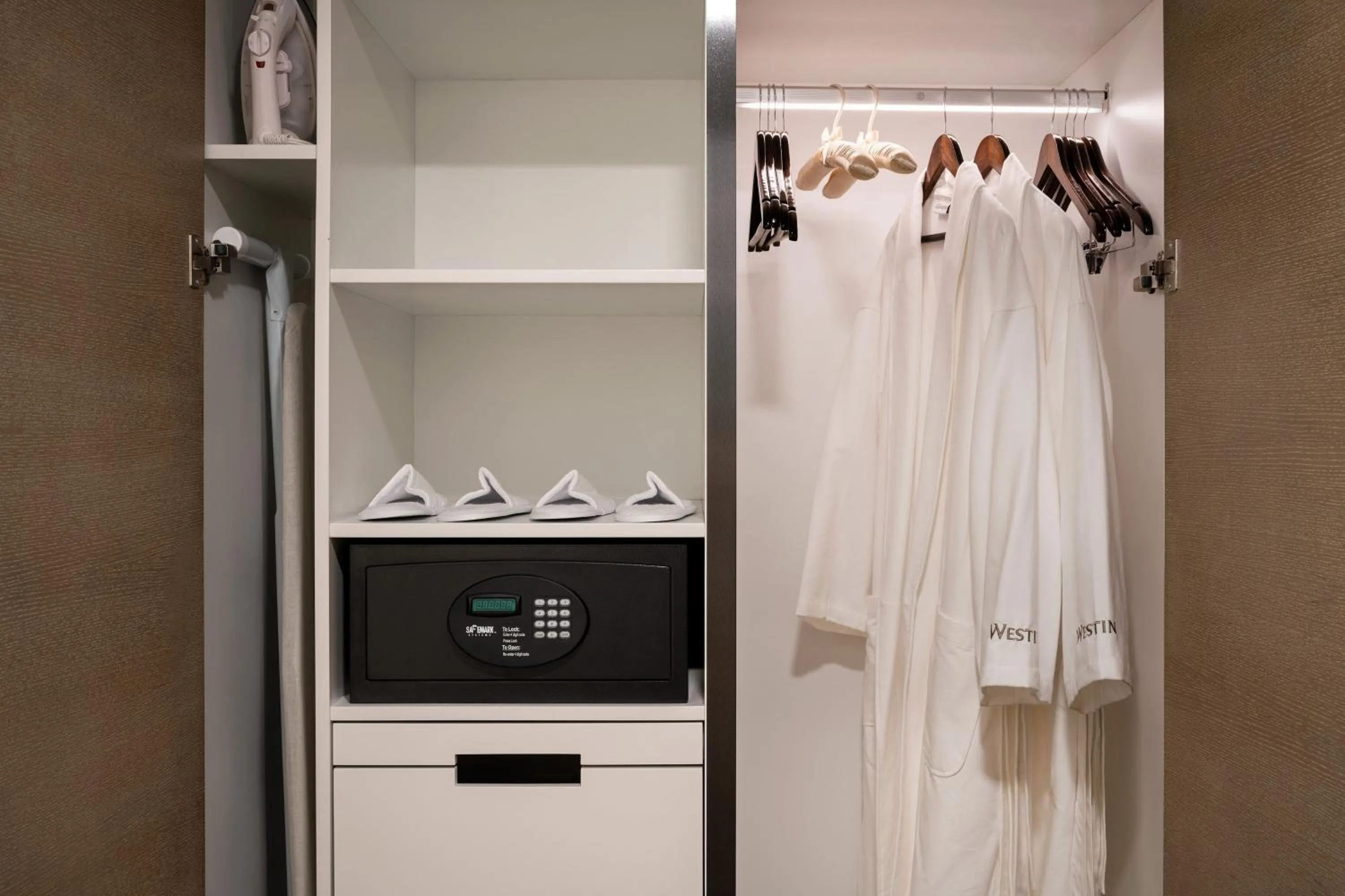 Bedroom in The Westin Anaheim Resort