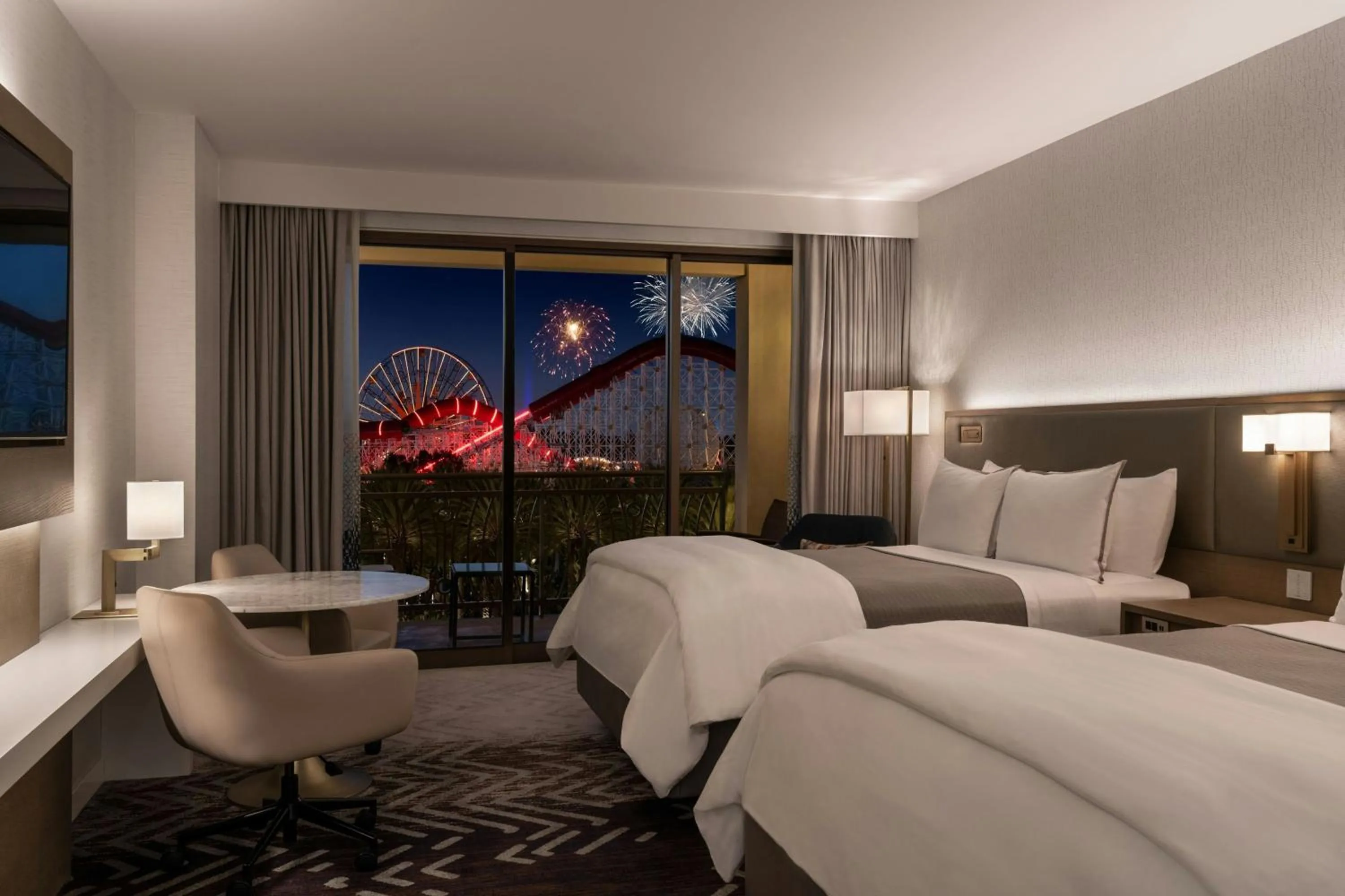 Photo of the whole room, Bed in The Westin Anaheim Resort