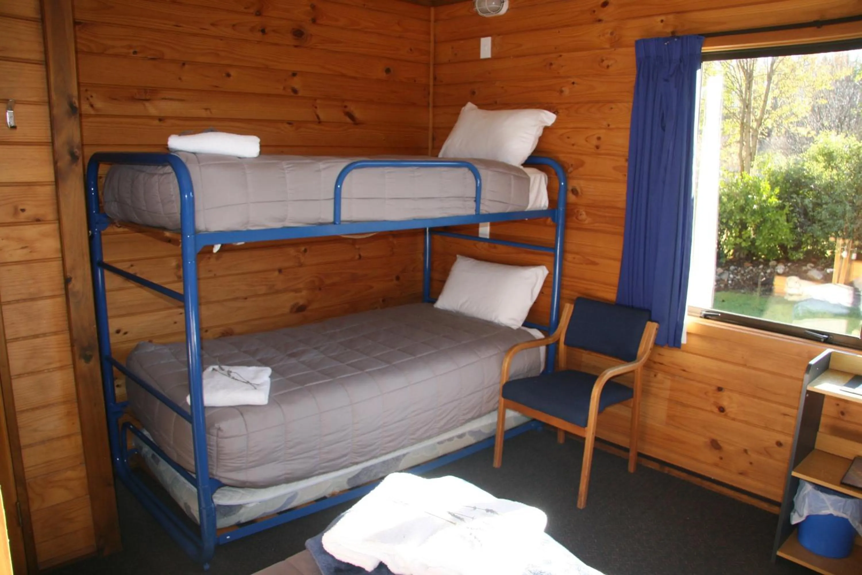 bunk bed, Bed in Altamont Lodge