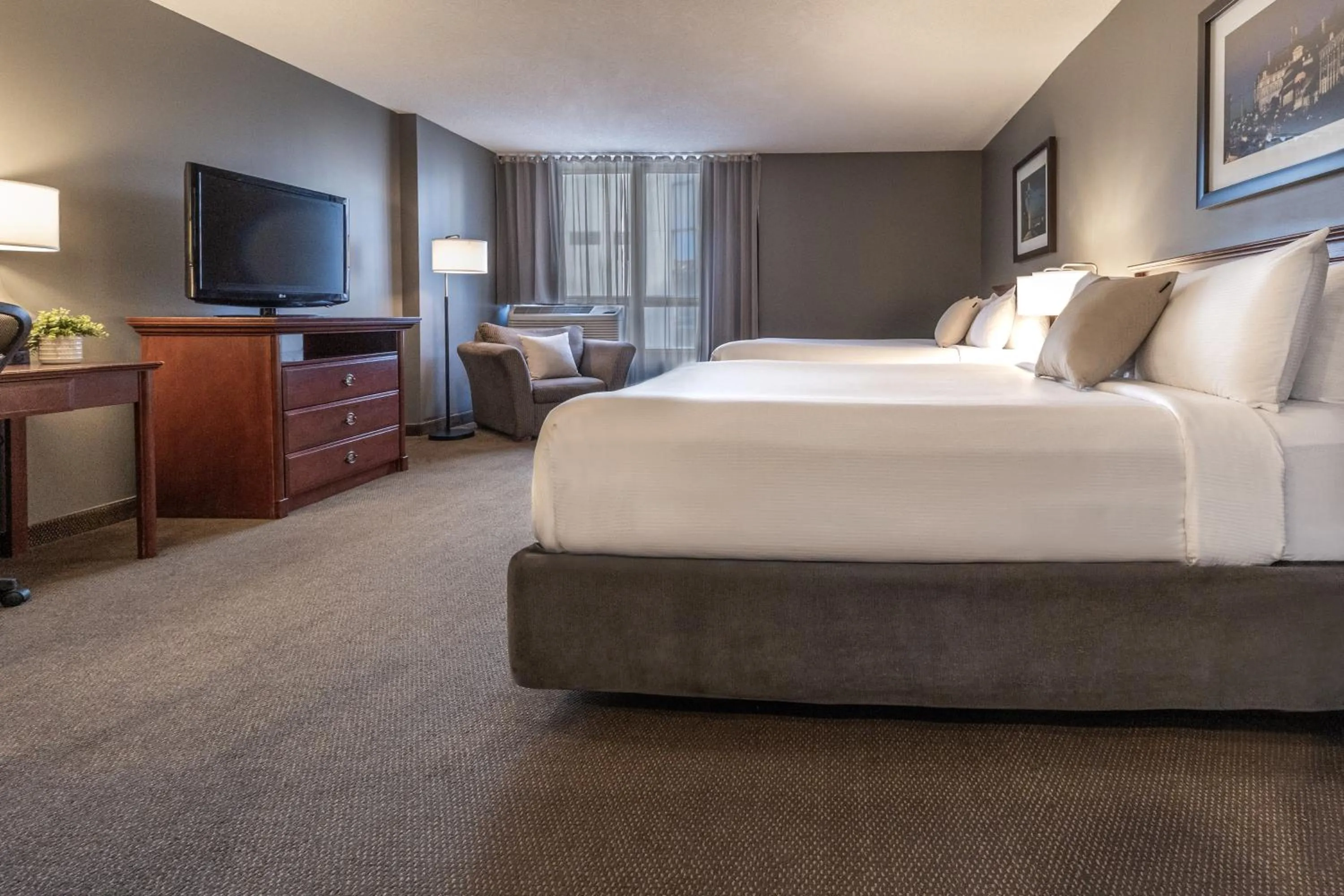 Bedroom, Bed in Hotel Faubourg Montreal Centre-Ville Downtown