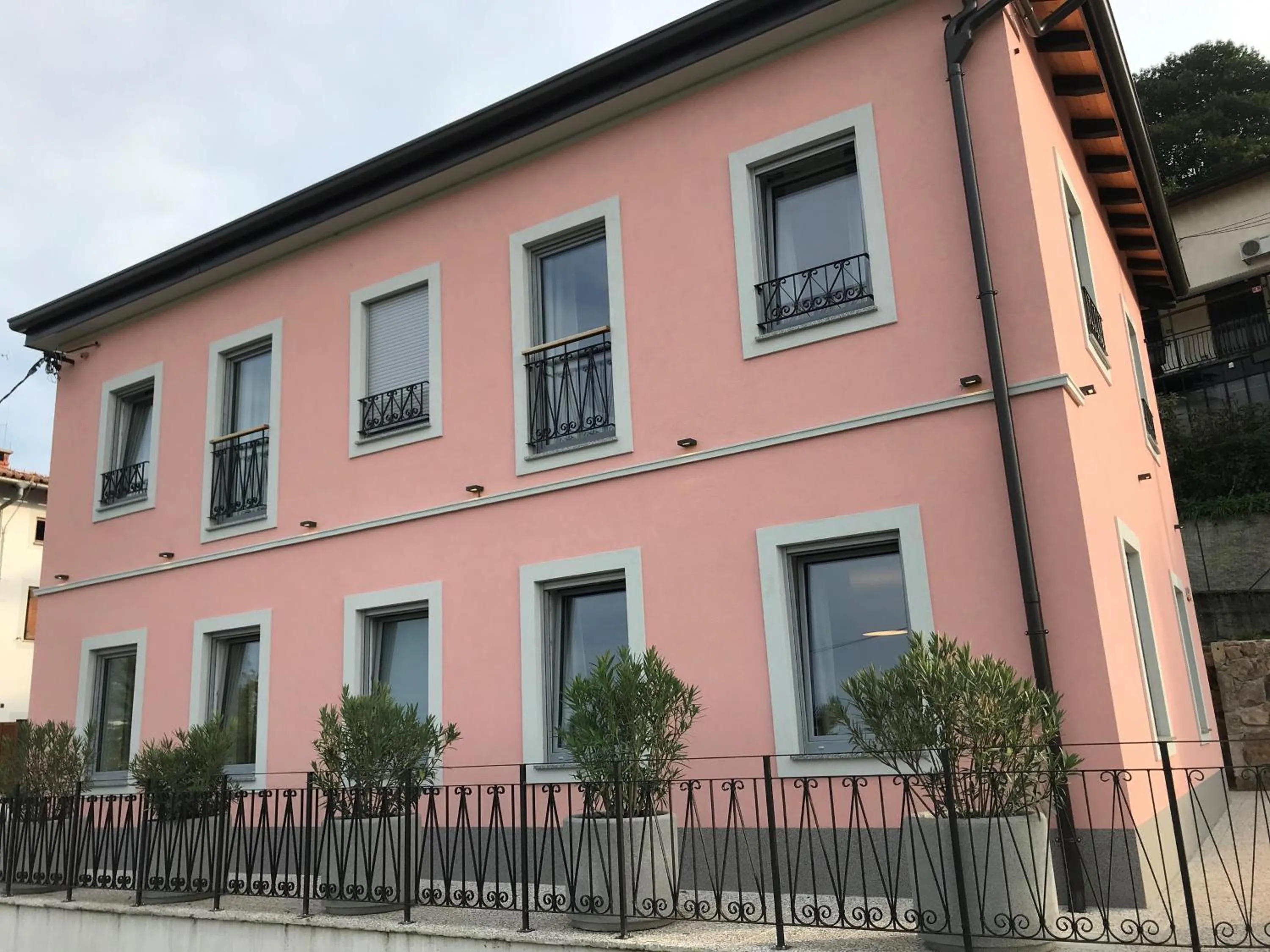 Property building in Vila Burbonka