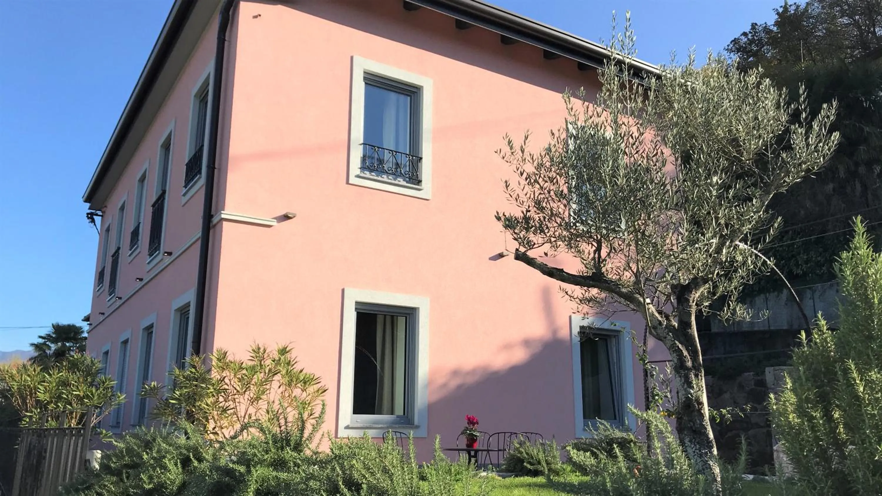 Property building in Vila Burbonka