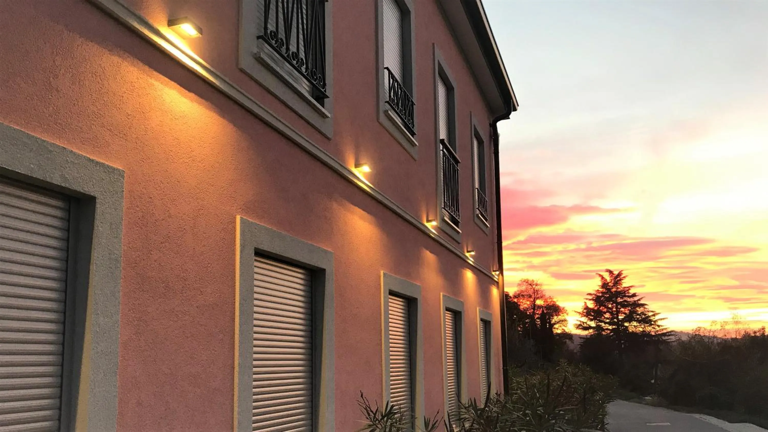 Property building in Vila Burbonka