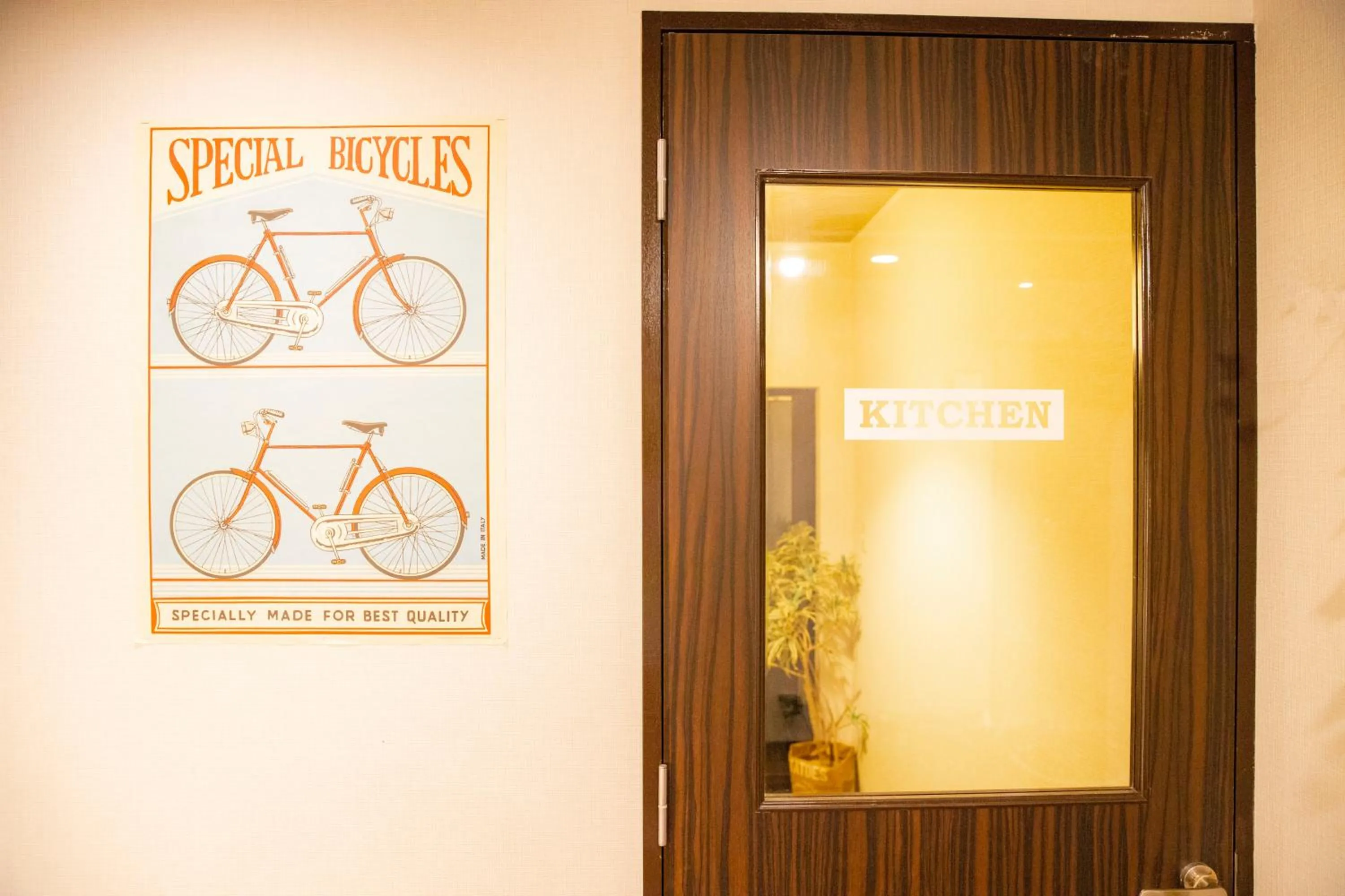 Communal kitchen in SLOW HOUSE NARA