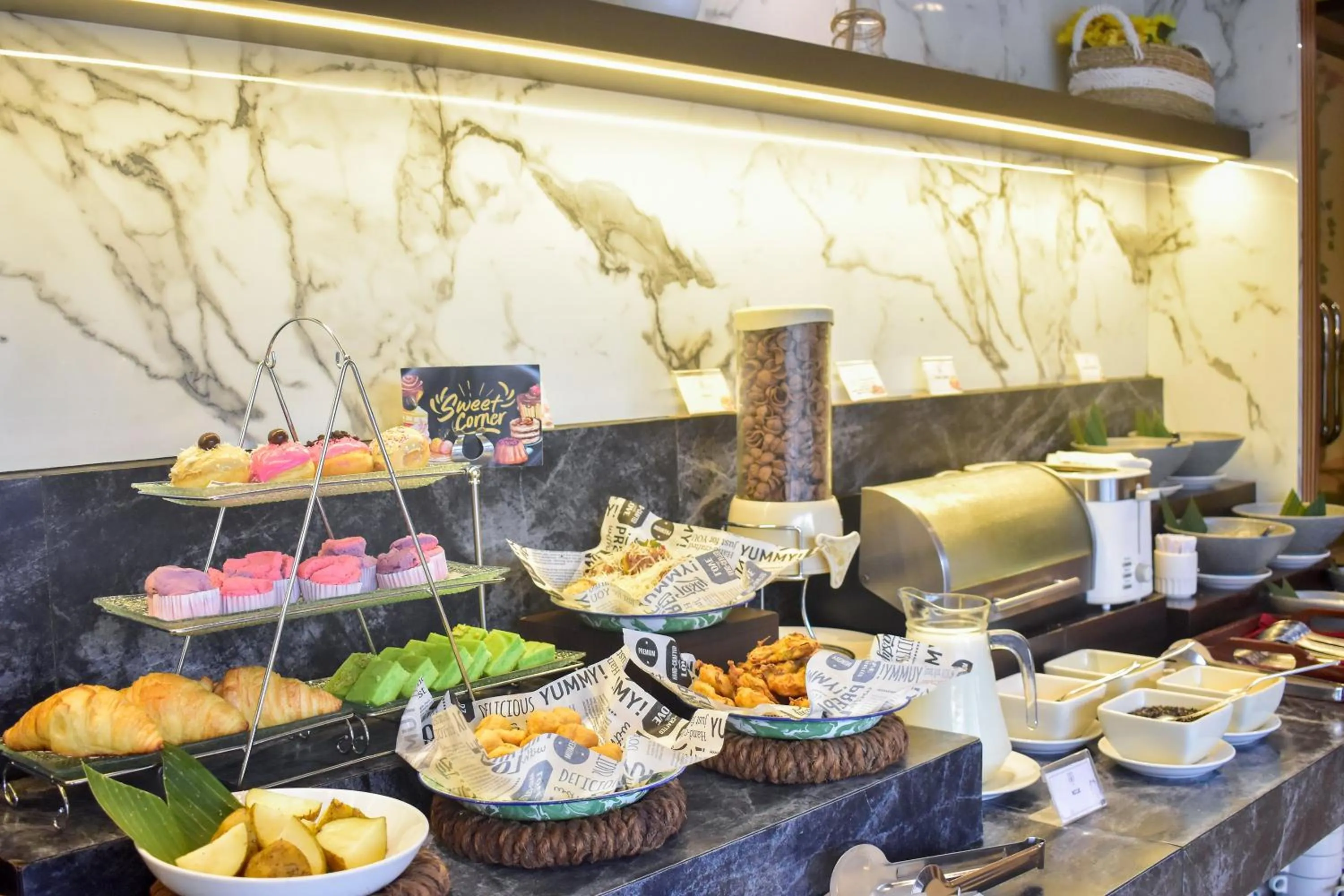 Restaurant/places to eat in Hotel 88 Embong Kenongo - Kayun By WH