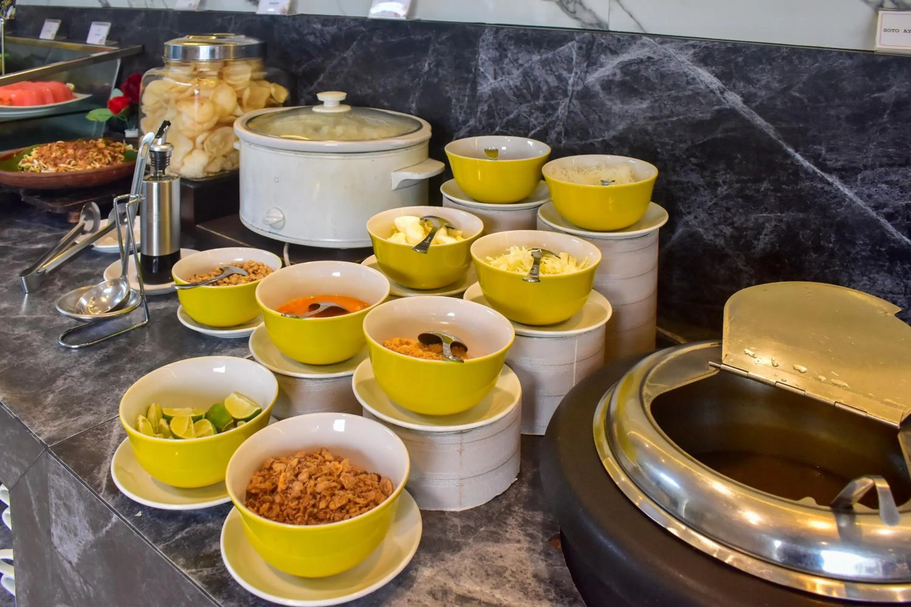 Restaurant/places to eat in Hotel 88 Embong Kenongo - Kayun By WH