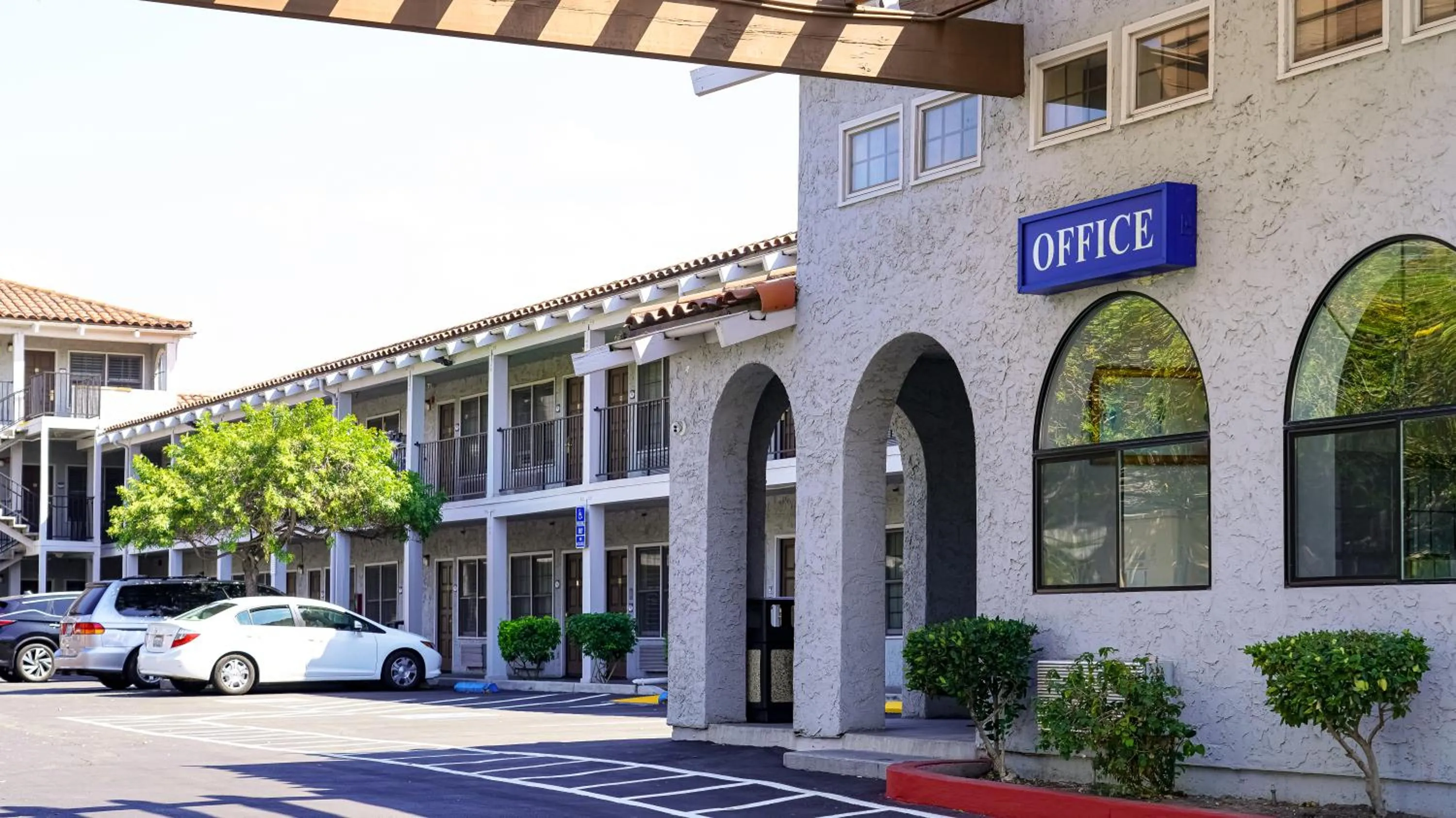 Property building in Rodeway Inn Milpitas near Great Mall
