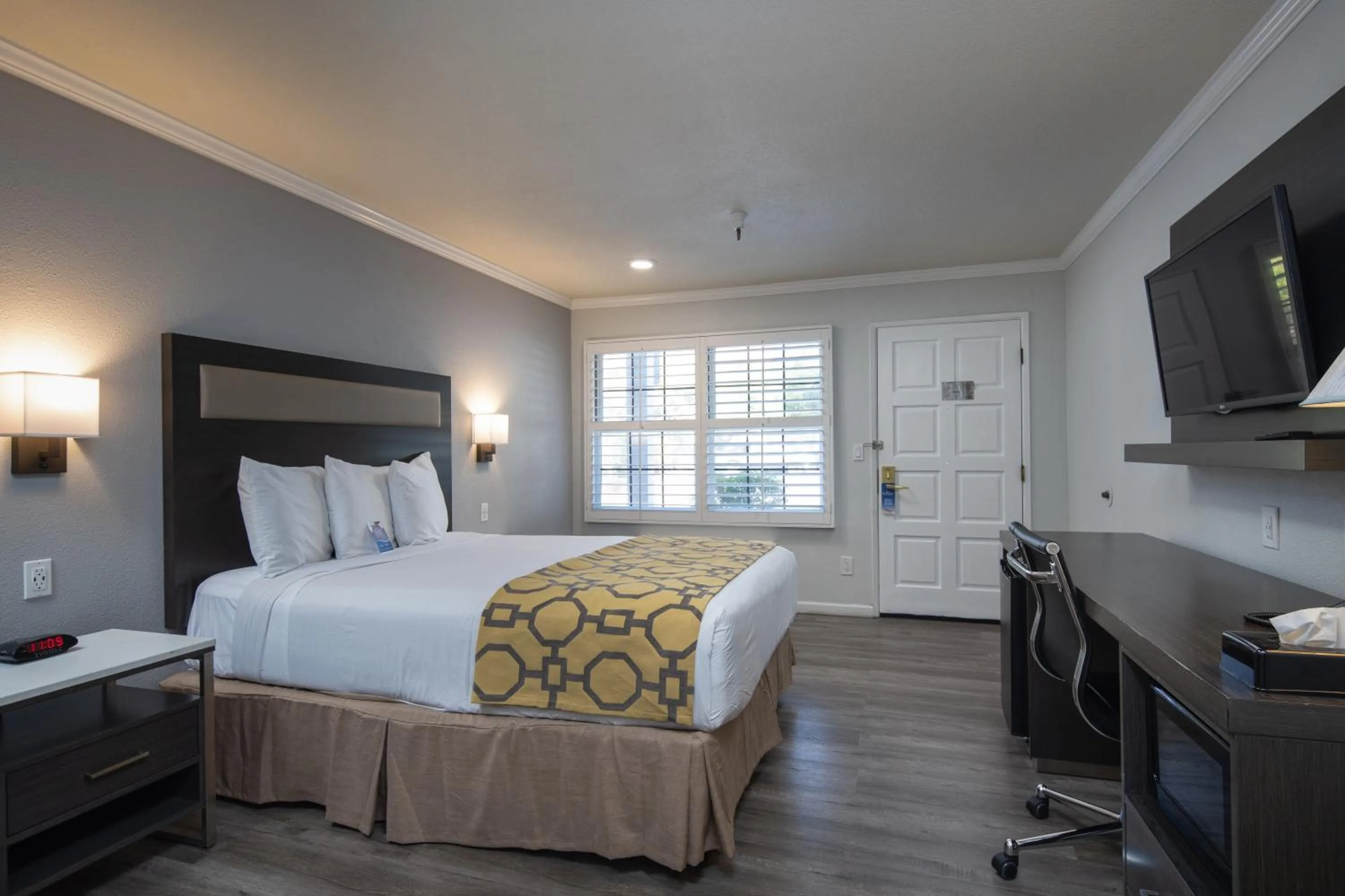 Bed in Rodeway Inn Milpitas near Great Mall