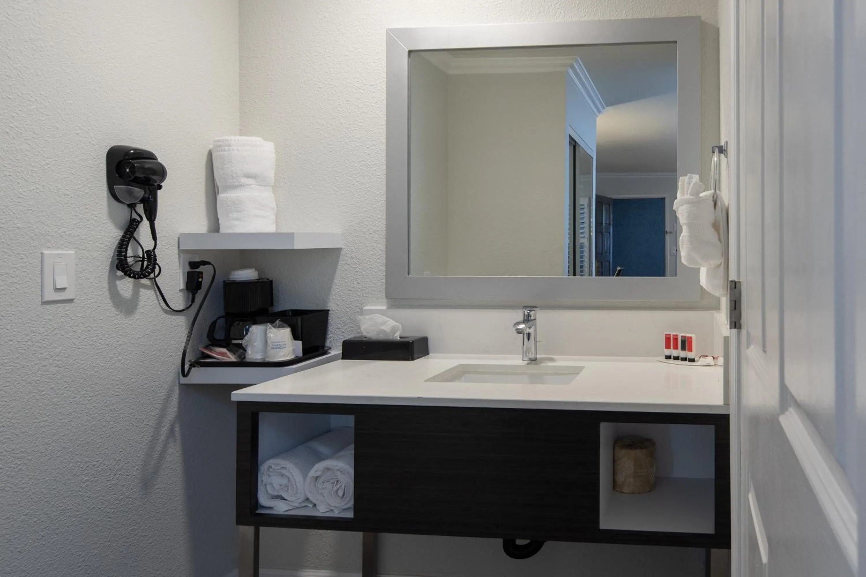 Bathroom in Rodeway Inn Milpitas near Great Mall