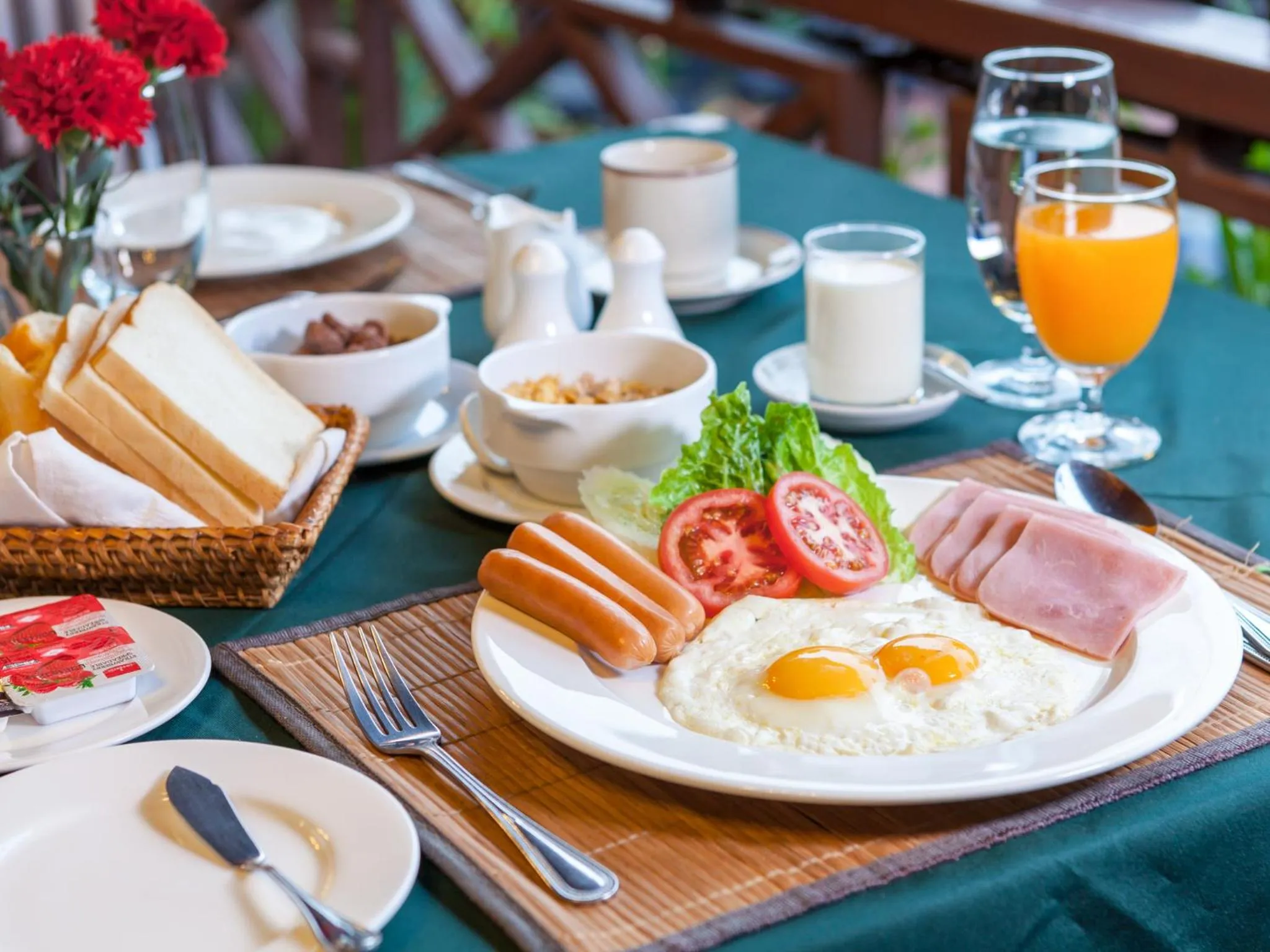 Food and drinks in Chandara Boutique Hotel