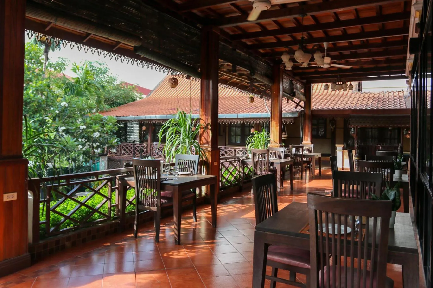 Restaurant/places to eat in Chandara Boutique Hotel