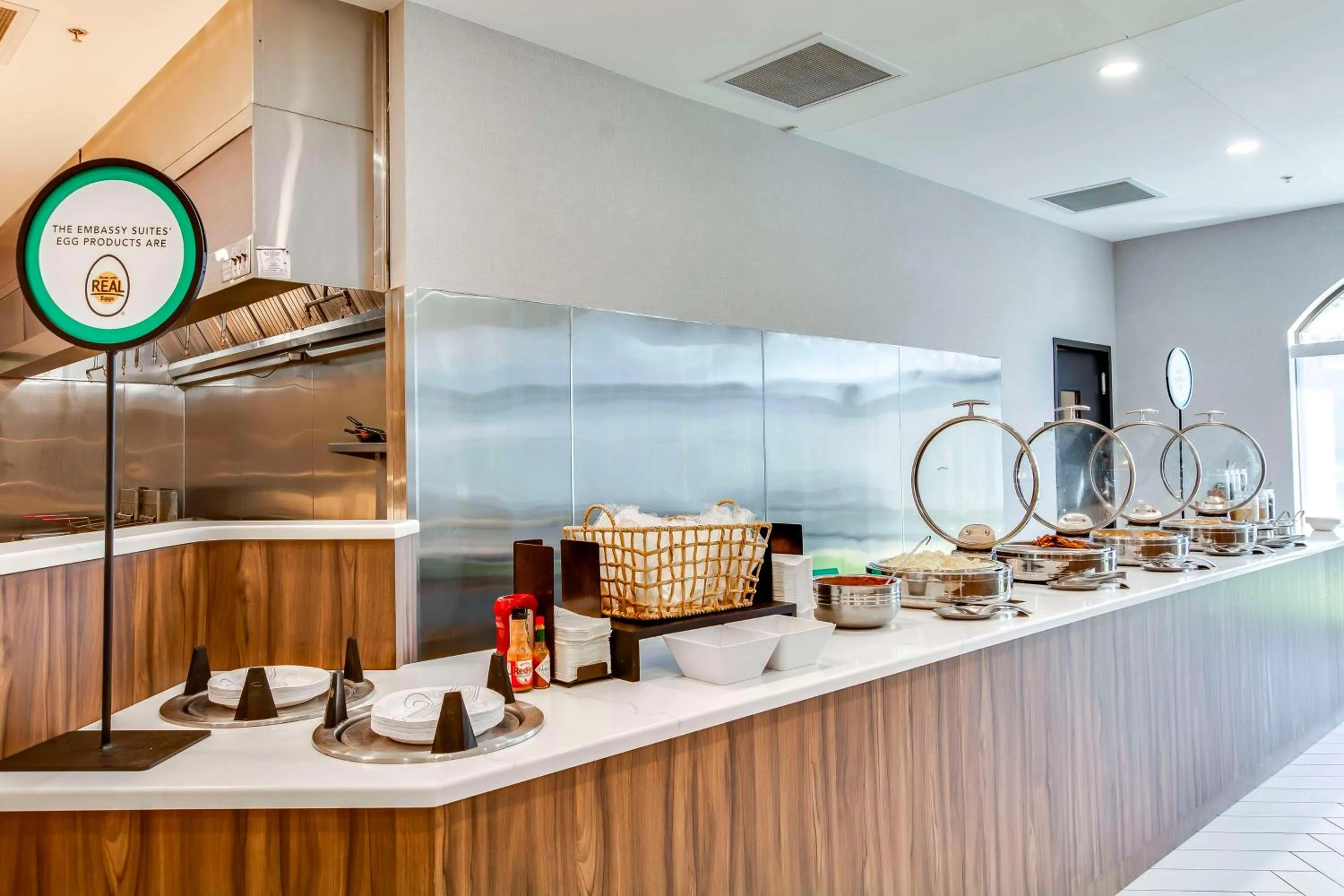 Breakfast in Embassy Suites by Hilton Louisville East