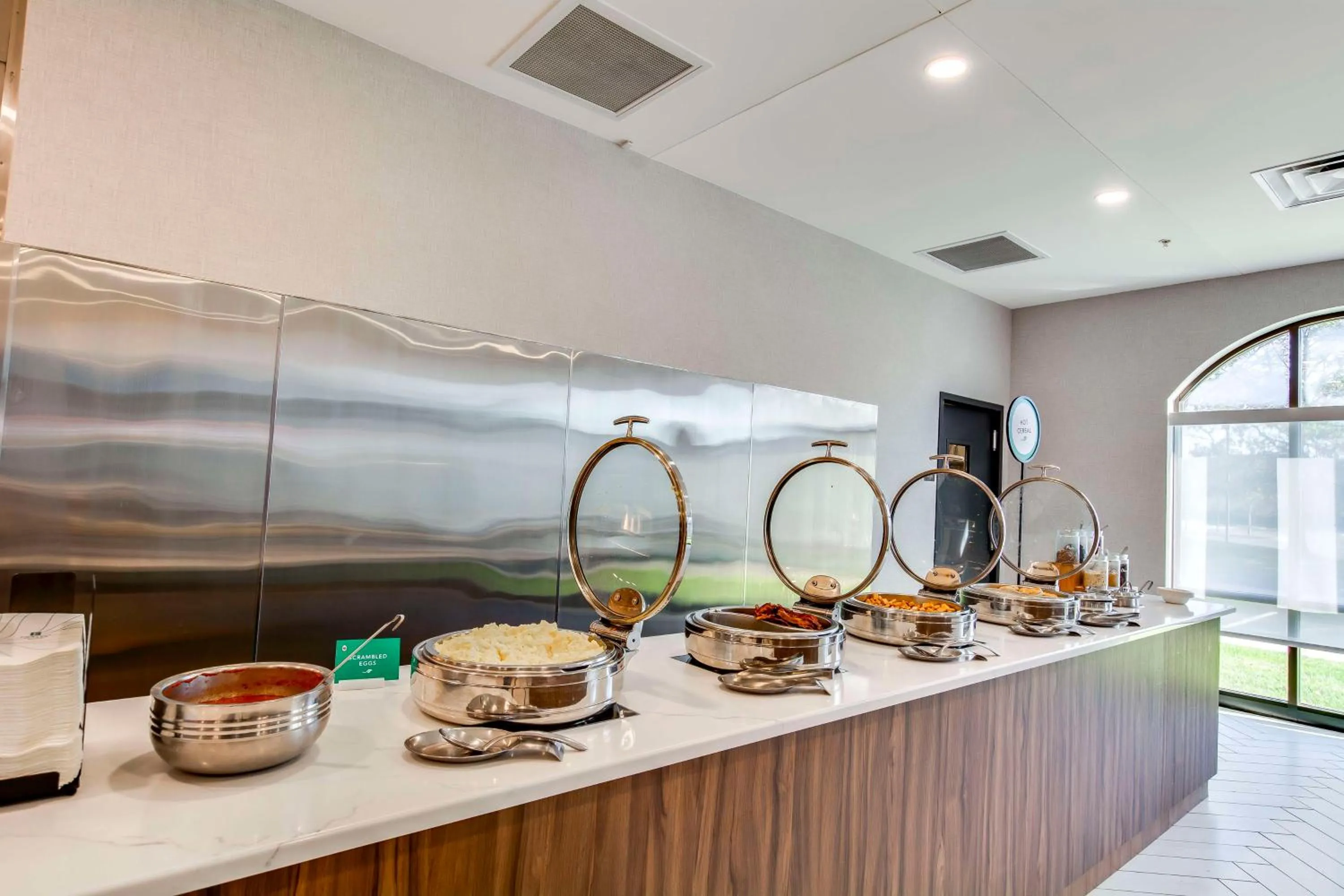 Breakfast in Embassy Suites by Hilton Louisville East