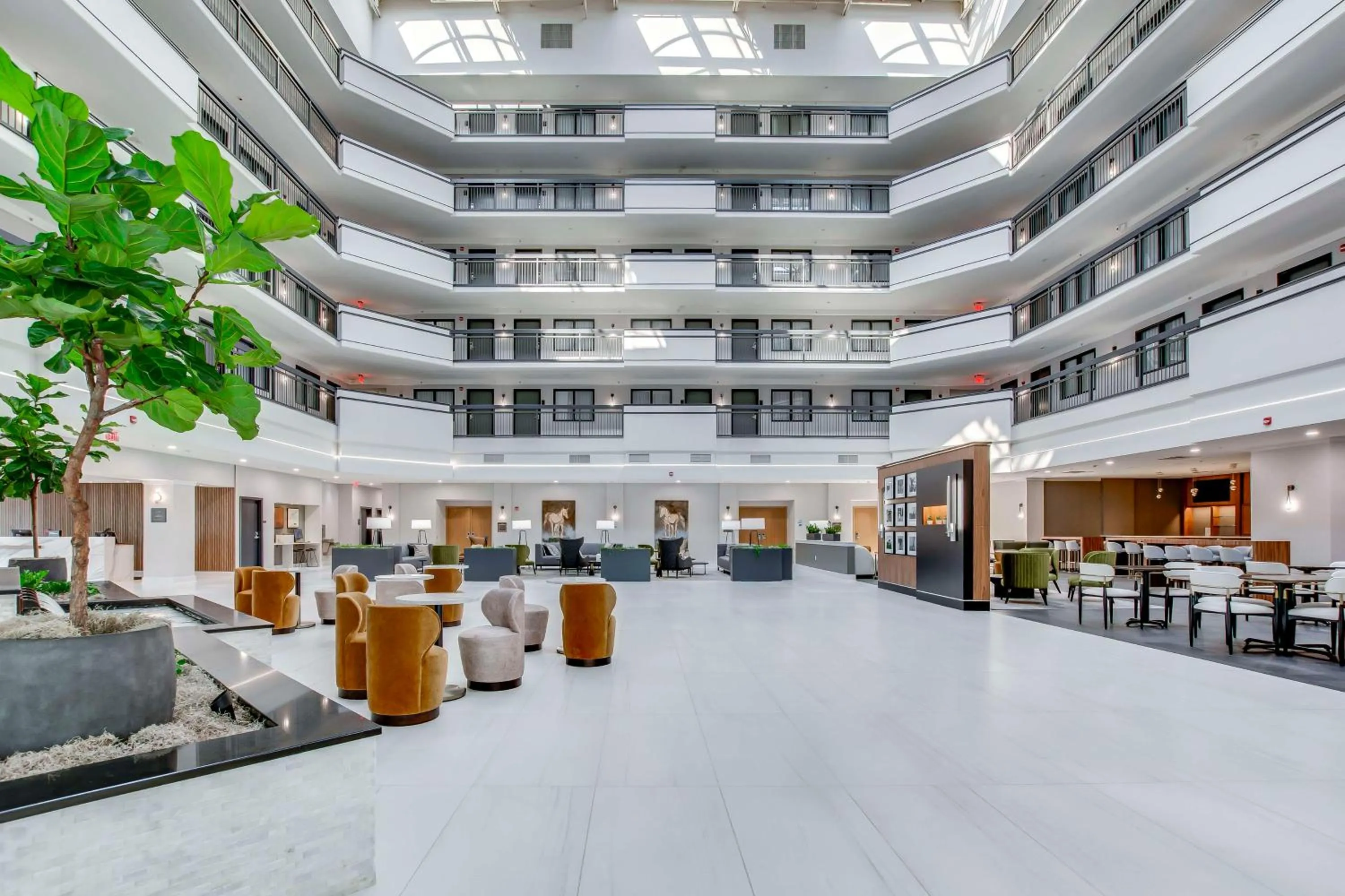 Lobby or reception in Embassy Suites by Hilton Louisville East