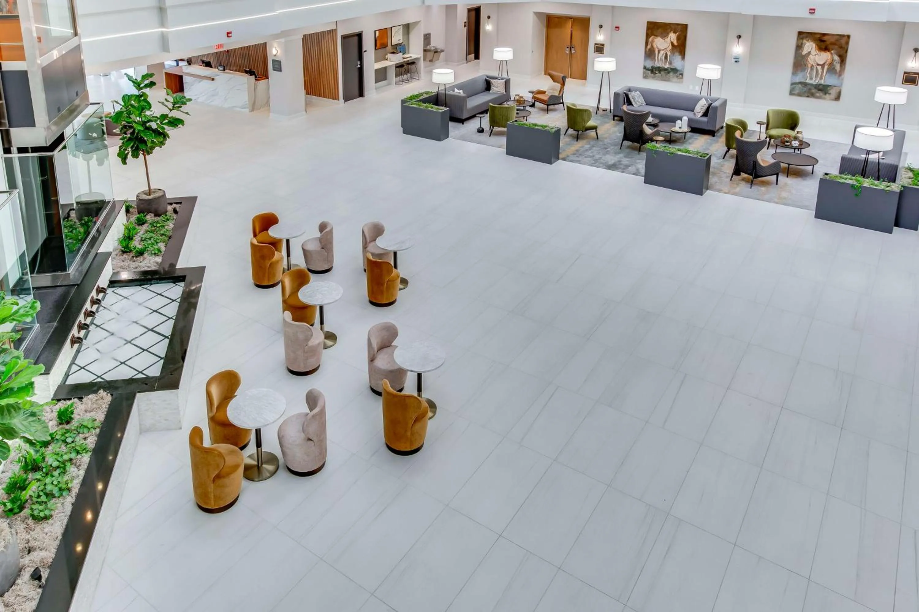 Lobby or reception in Embassy Suites by Hilton Louisville East