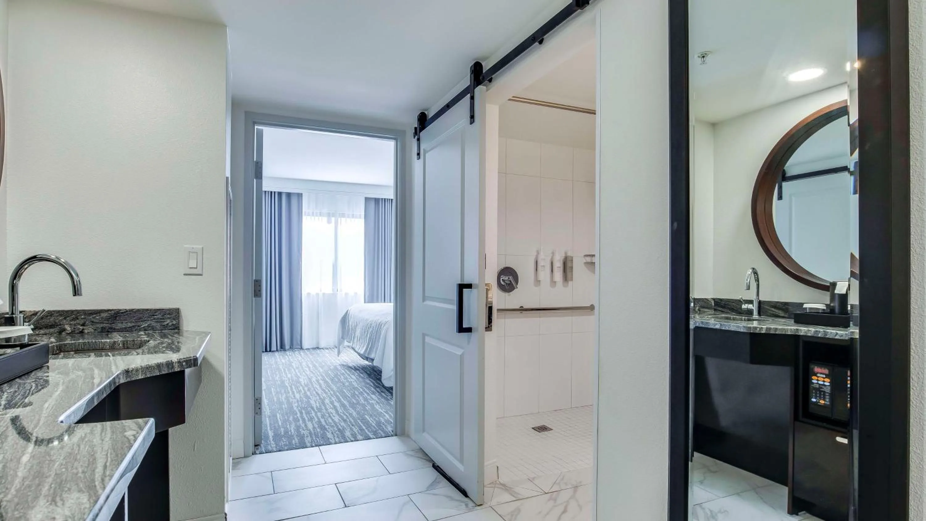 Photo of the whole room in Embassy Suites by Hilton Louisville East