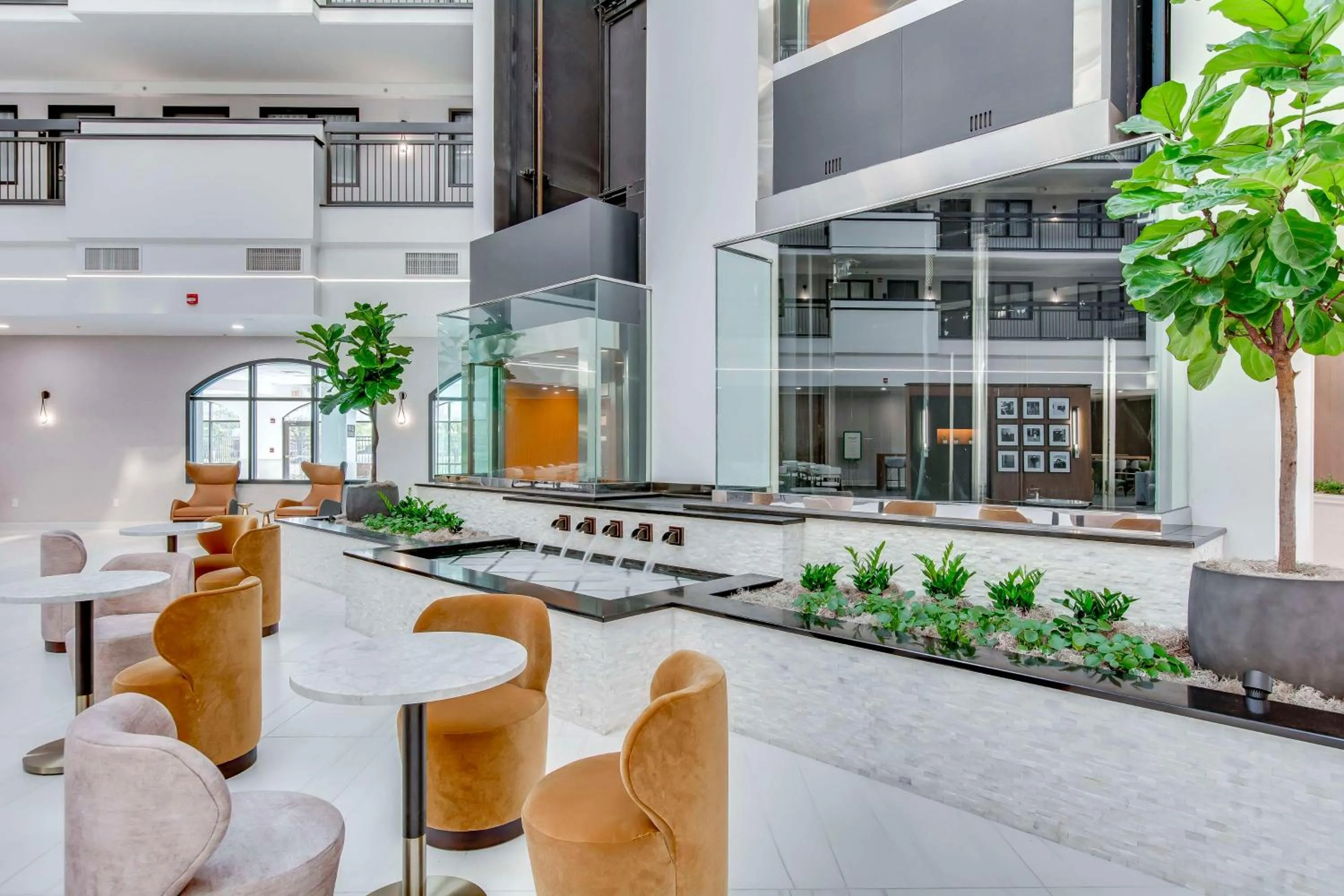 Lobby or reception in Embassy Suites by Hilton Louisville East