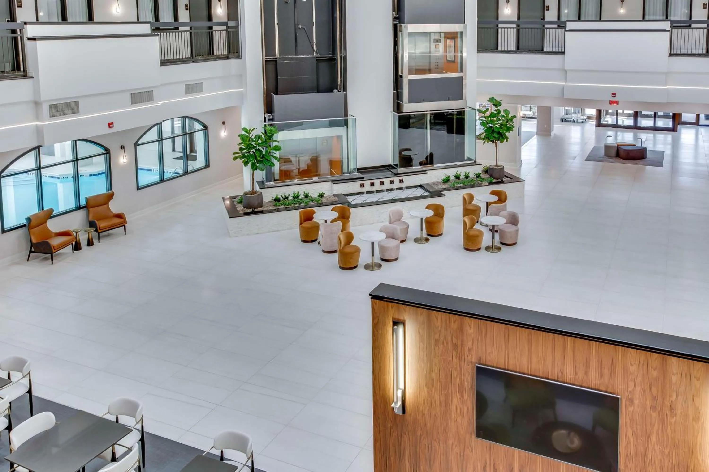 Lobby or reception in Embassy Suites by Hilton Louisville East