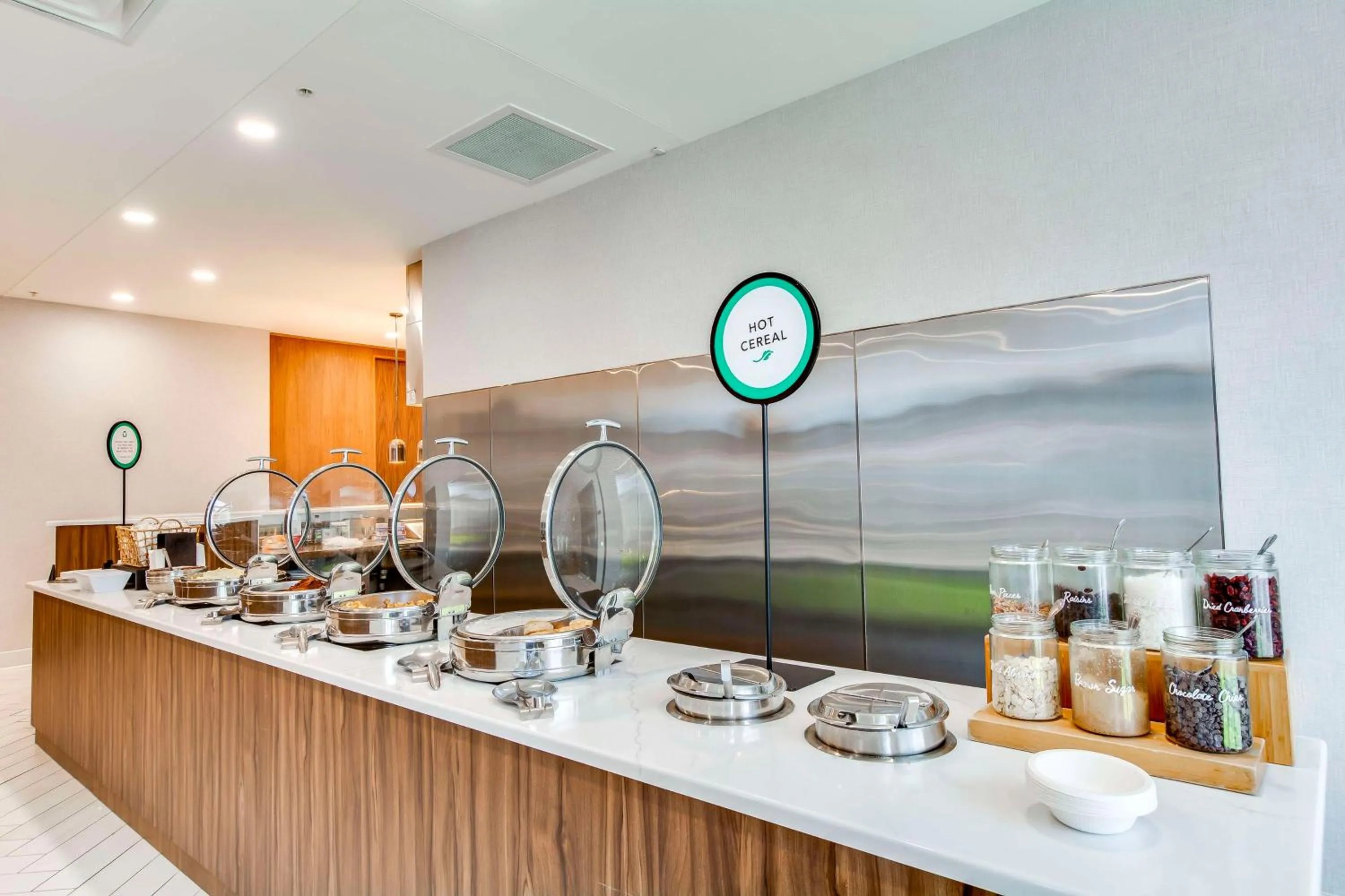 Breakfast in Embassy Suites by Hilton Louisville East