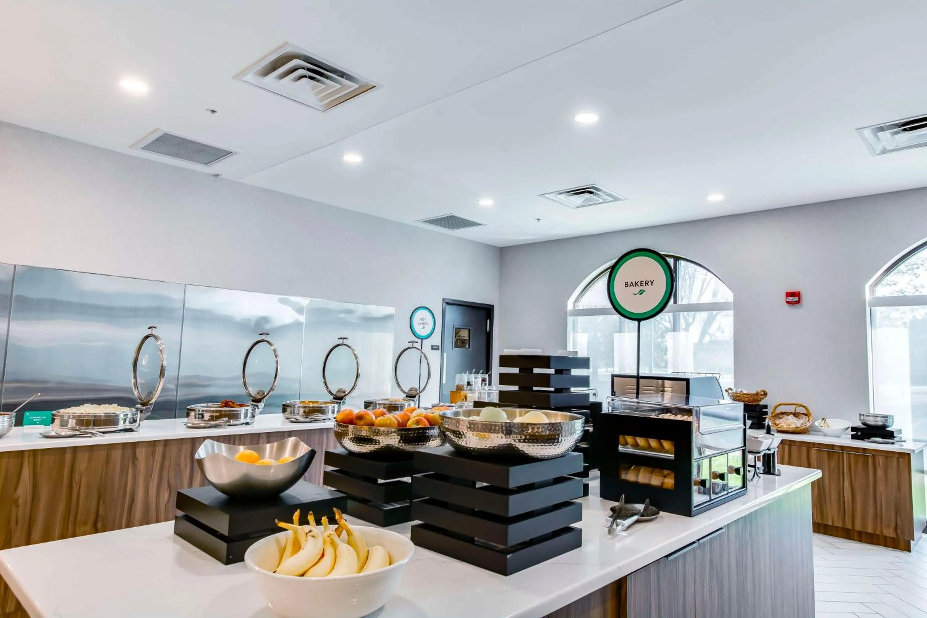 Breakfast in Embassy Suites by Hilton Louisville East