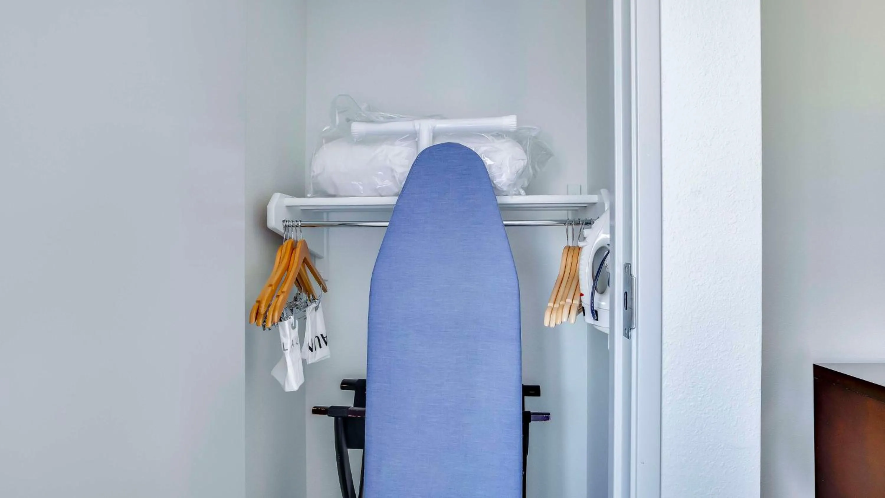 Photo of the whole room in Embassy Suites by Hilton Louisville East