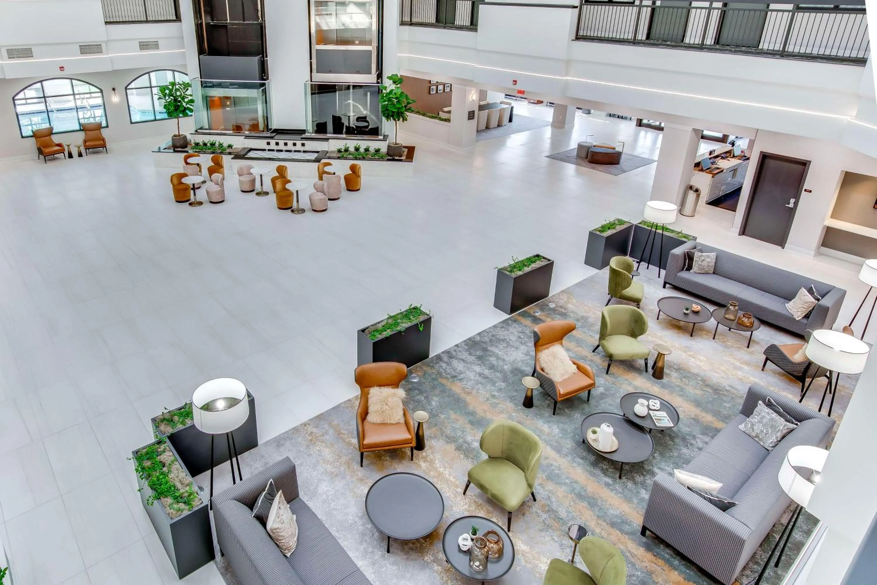 Lobby or reception in Embassy Suites by Hilton Louisville East