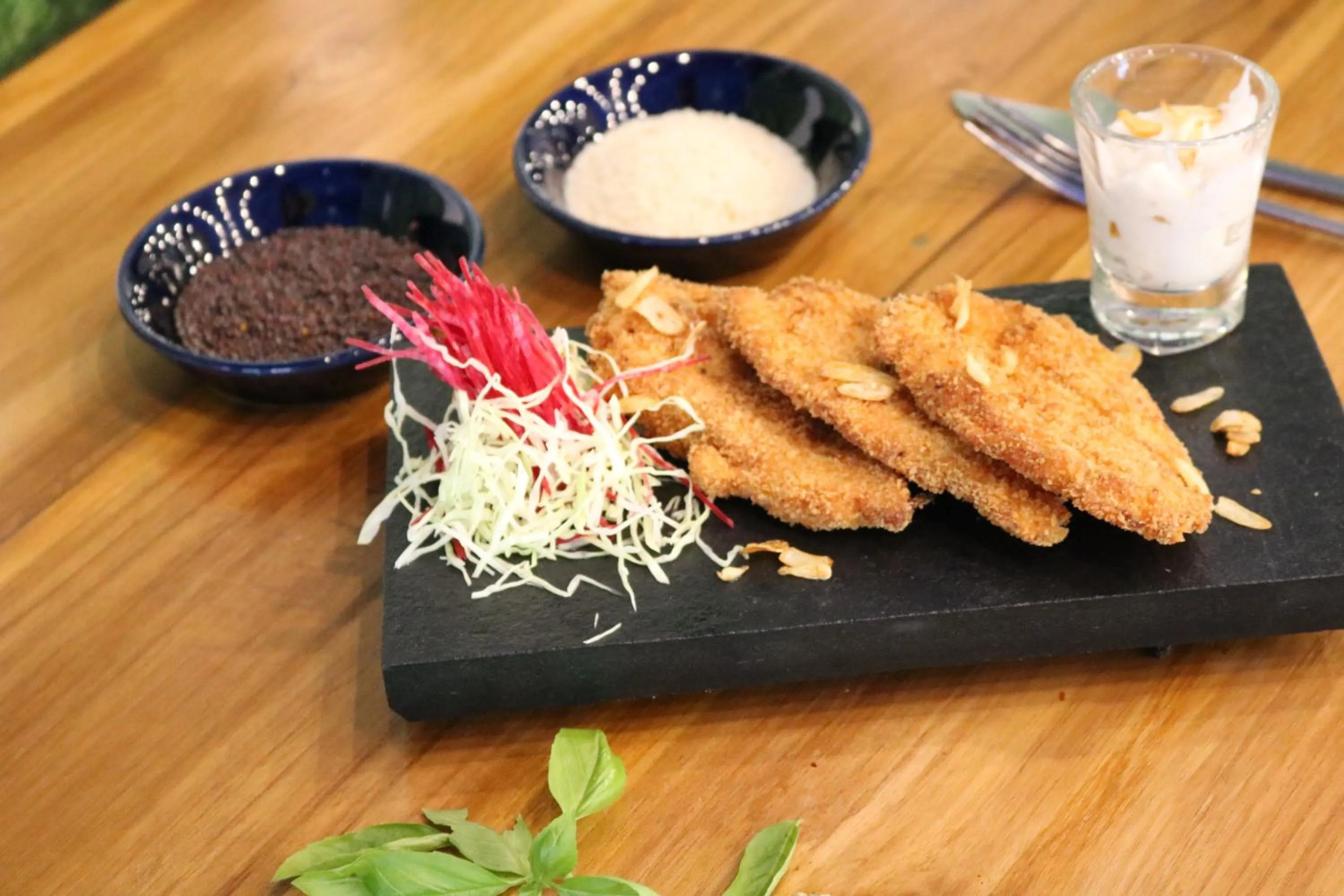 Food and drinks in Jasminn Hotel - AM Hotel Kollection