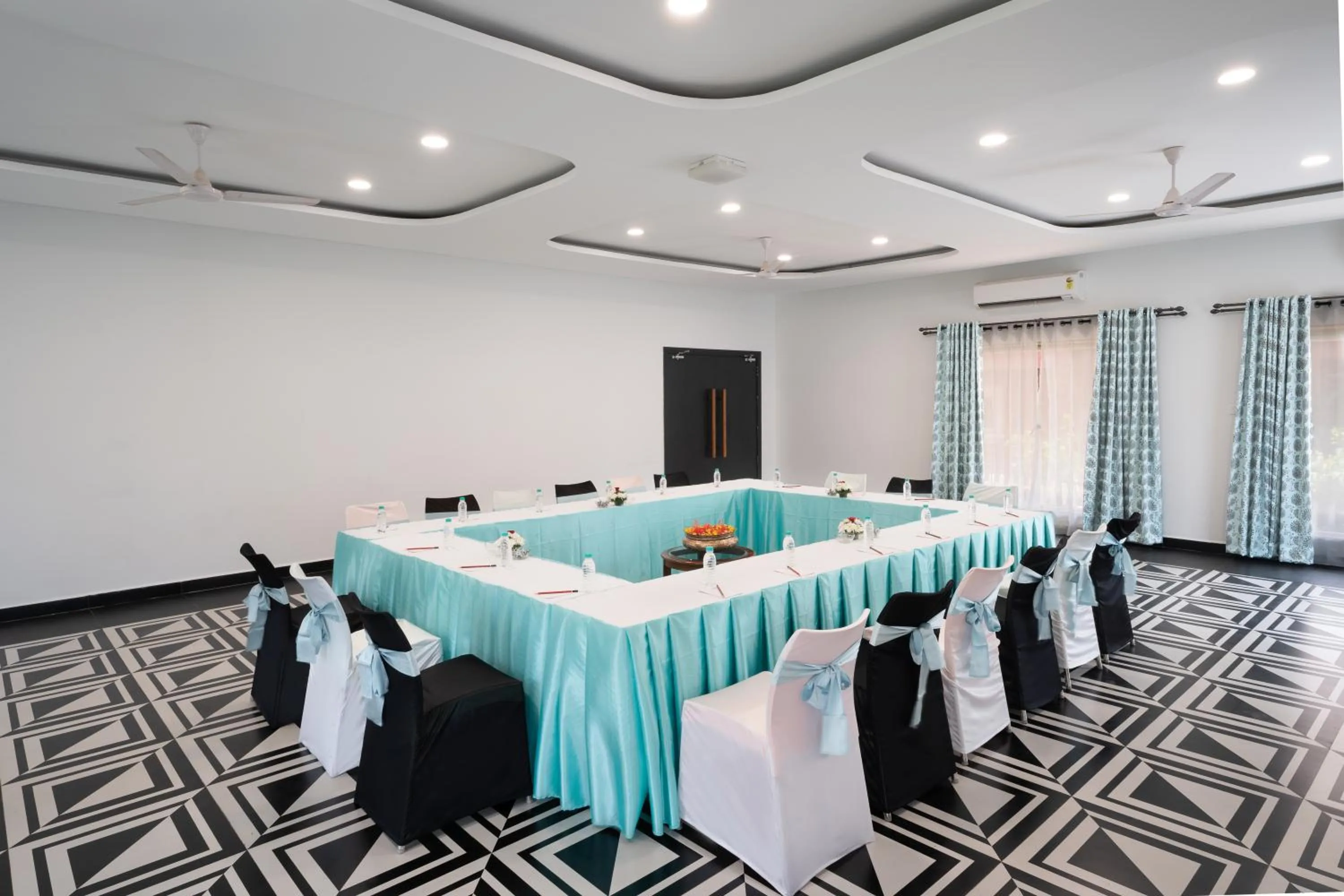 Meeting/conference room in Jasminn Hotel - AM Hotel Kollection