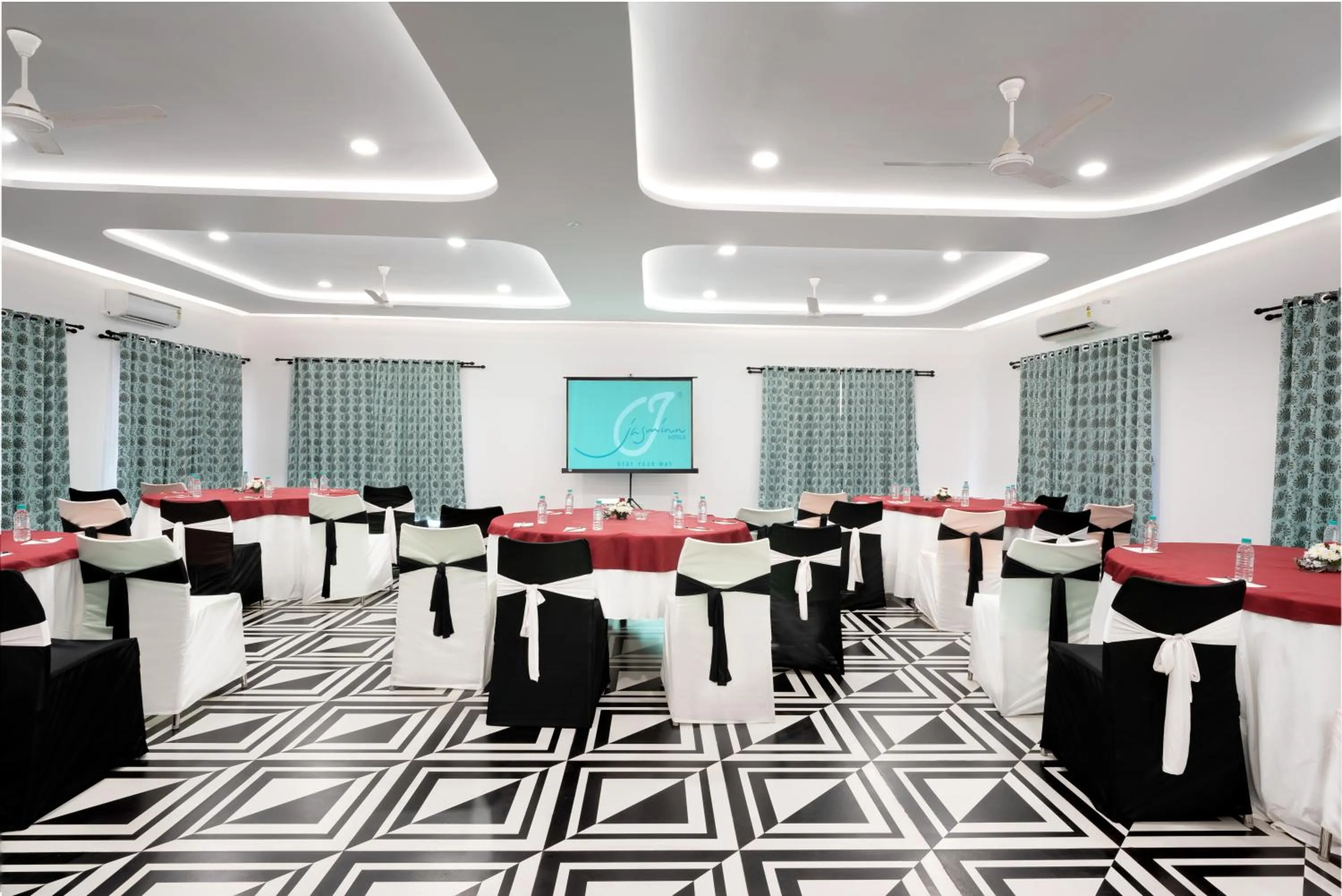 Meeting/conference room in Jasminn Hotel - AM Hotel Kollection