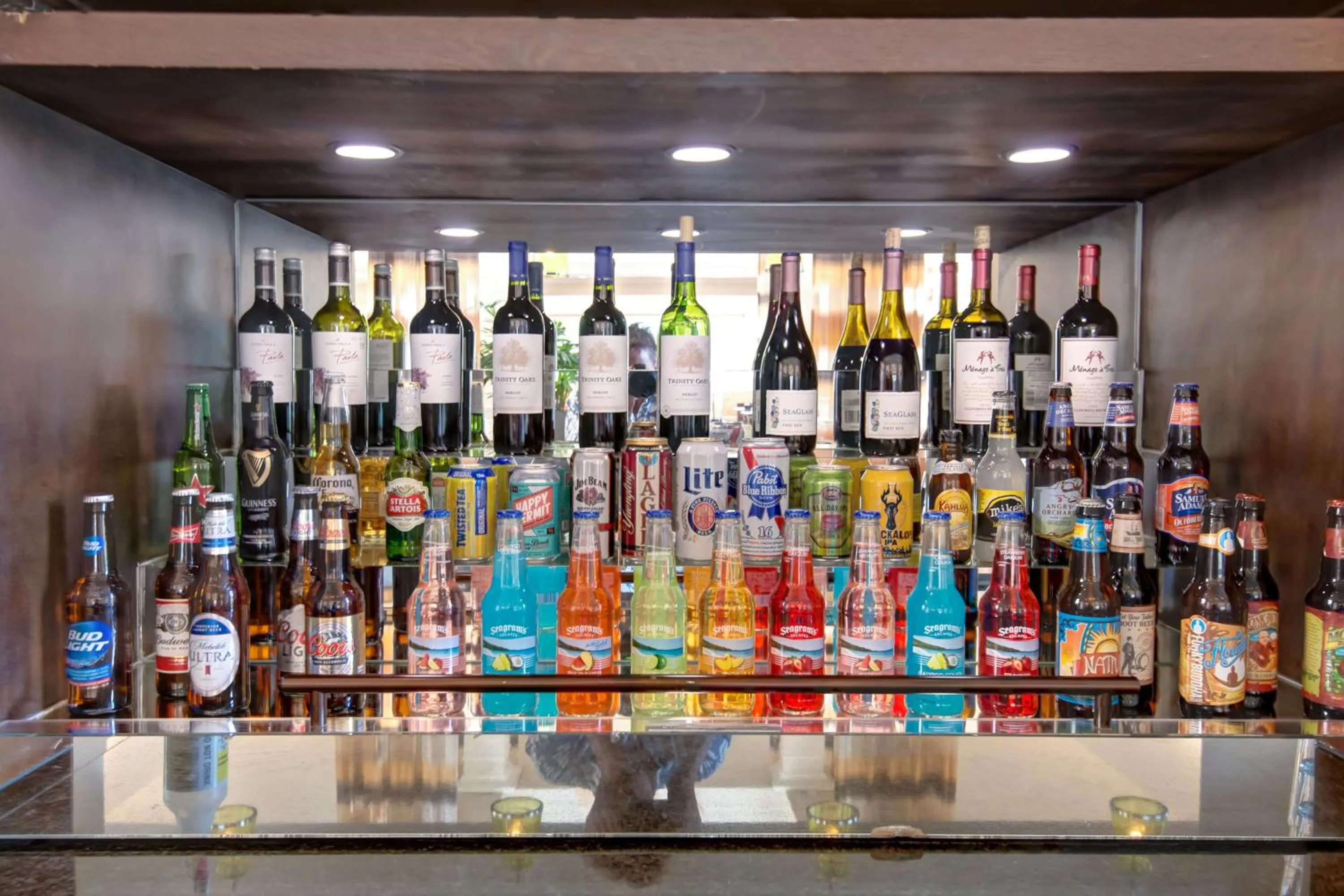 Lounge or bar in Hilton Garden Inn Tampa Ybor Historic District