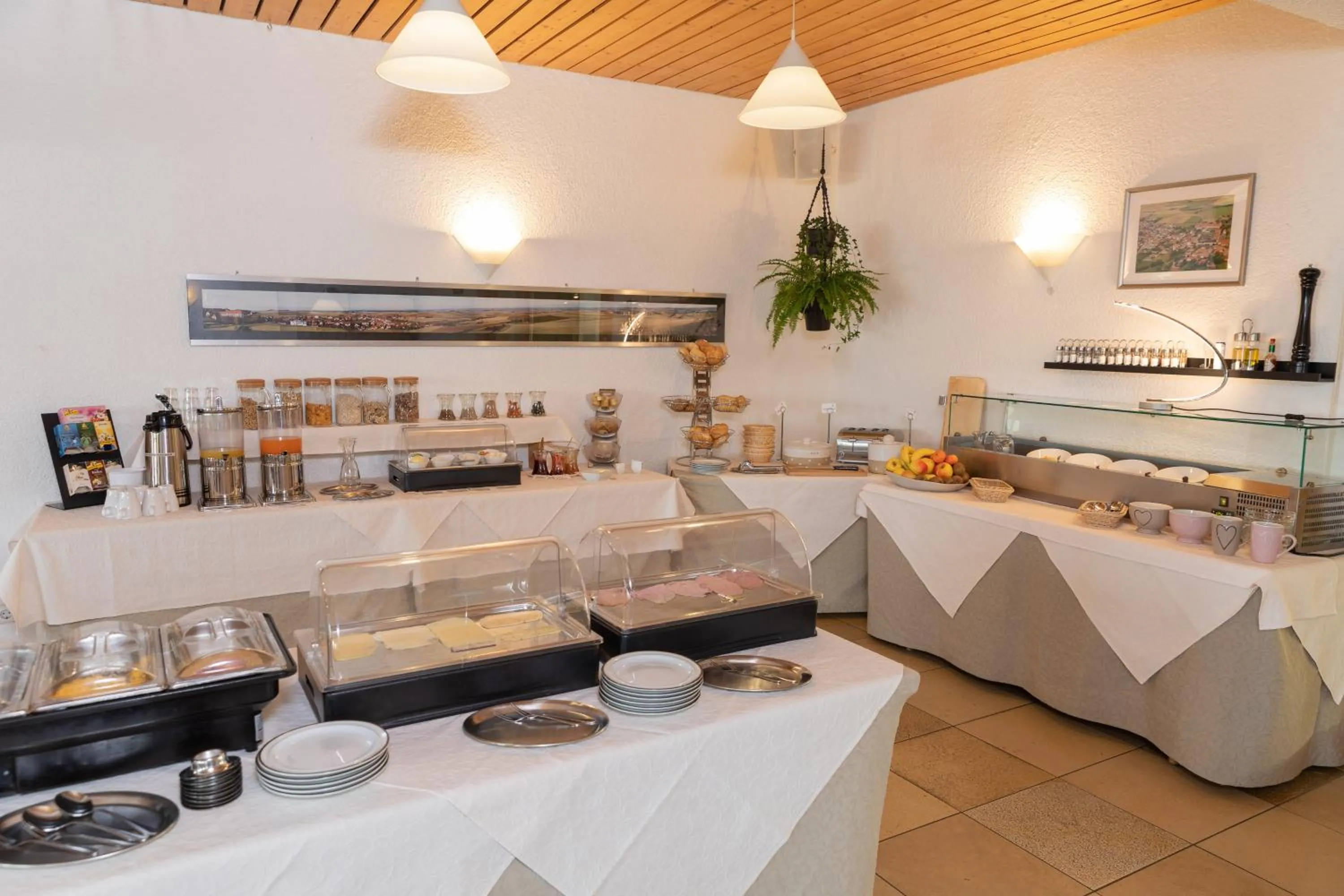 Restaurant/places to eat in Landhotel Oßwald