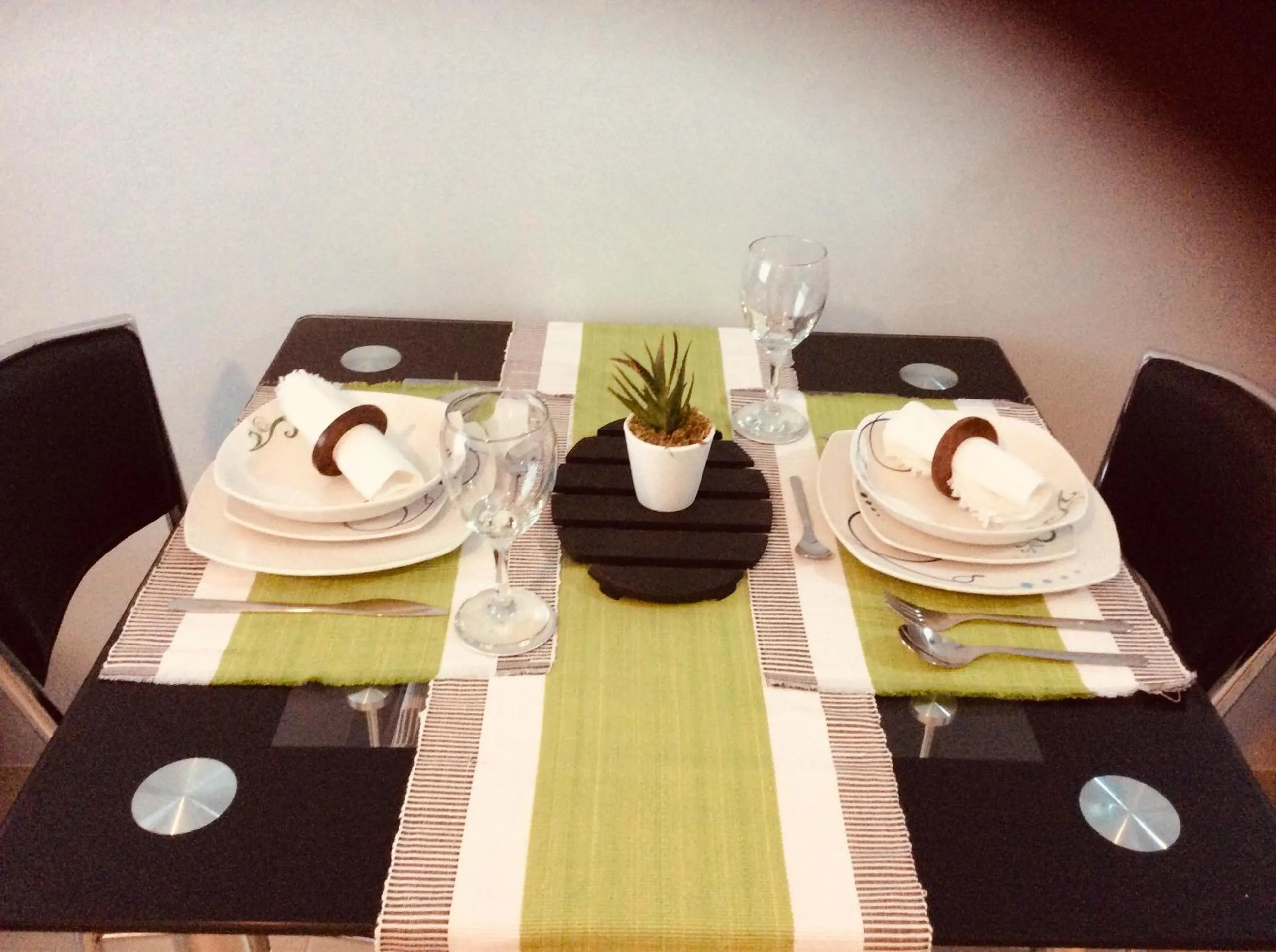 Dining area in Studio Fully Furnished