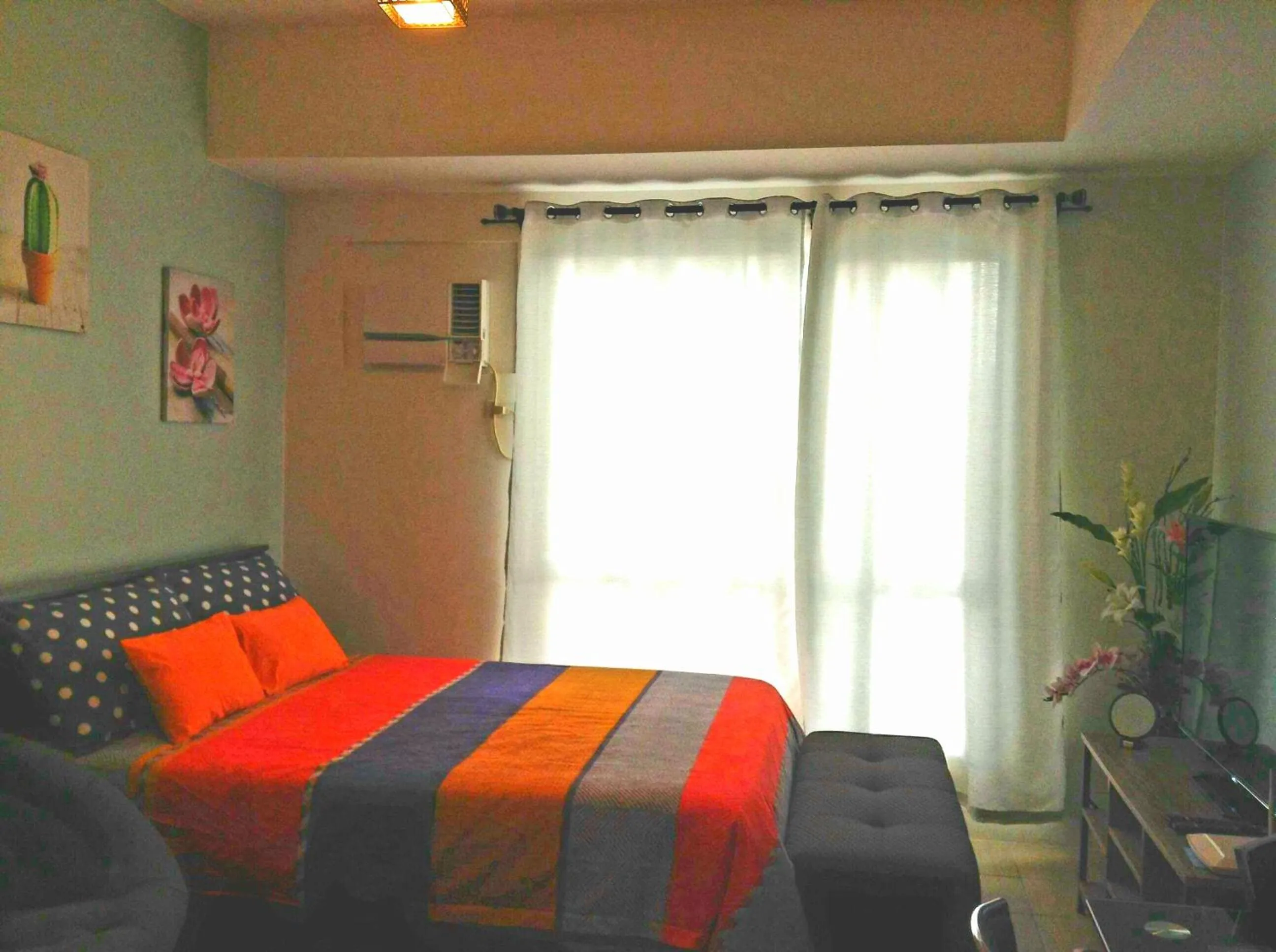Bed in Studio Fully Furnished