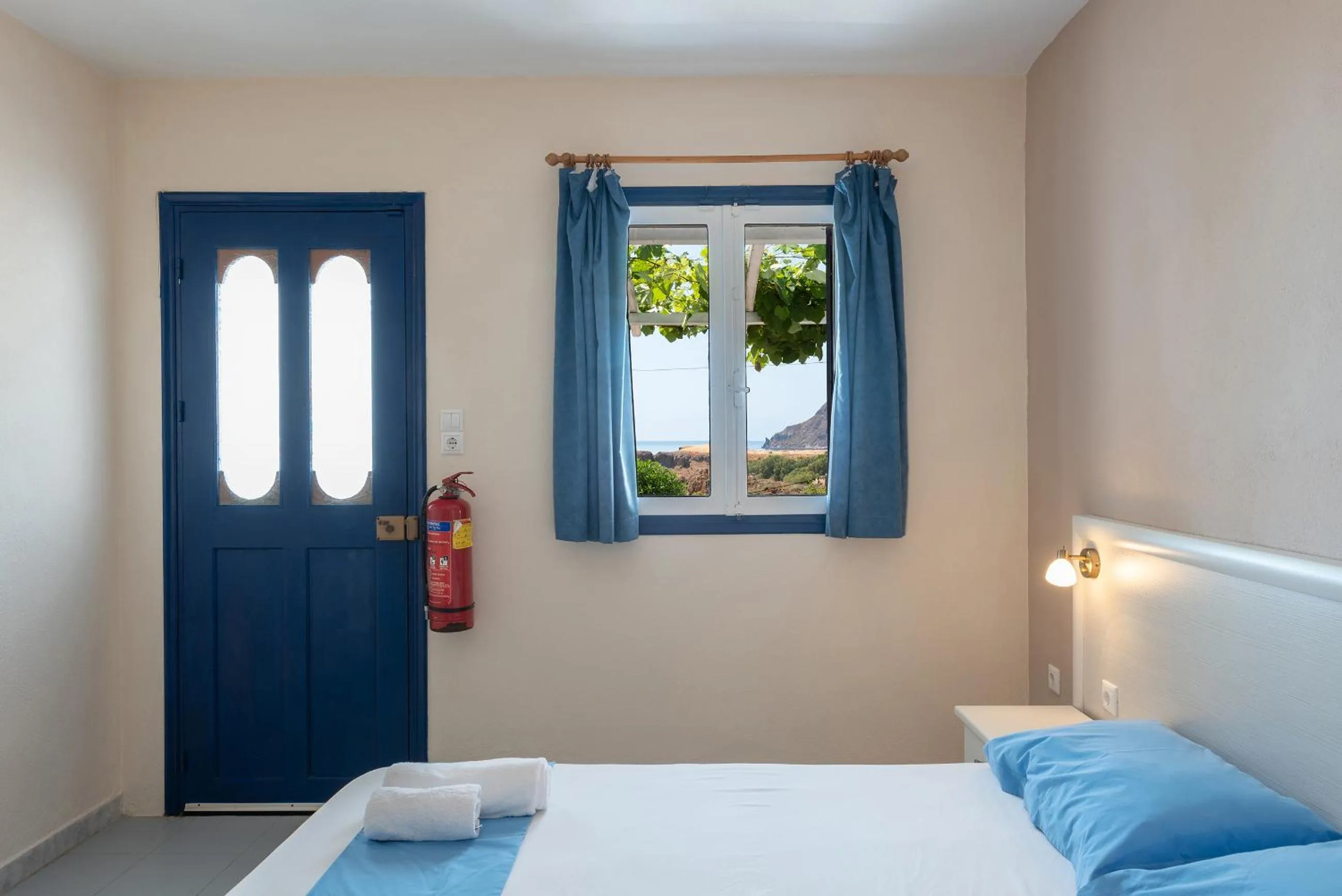 Photo of the whole room in Sunset Hotel